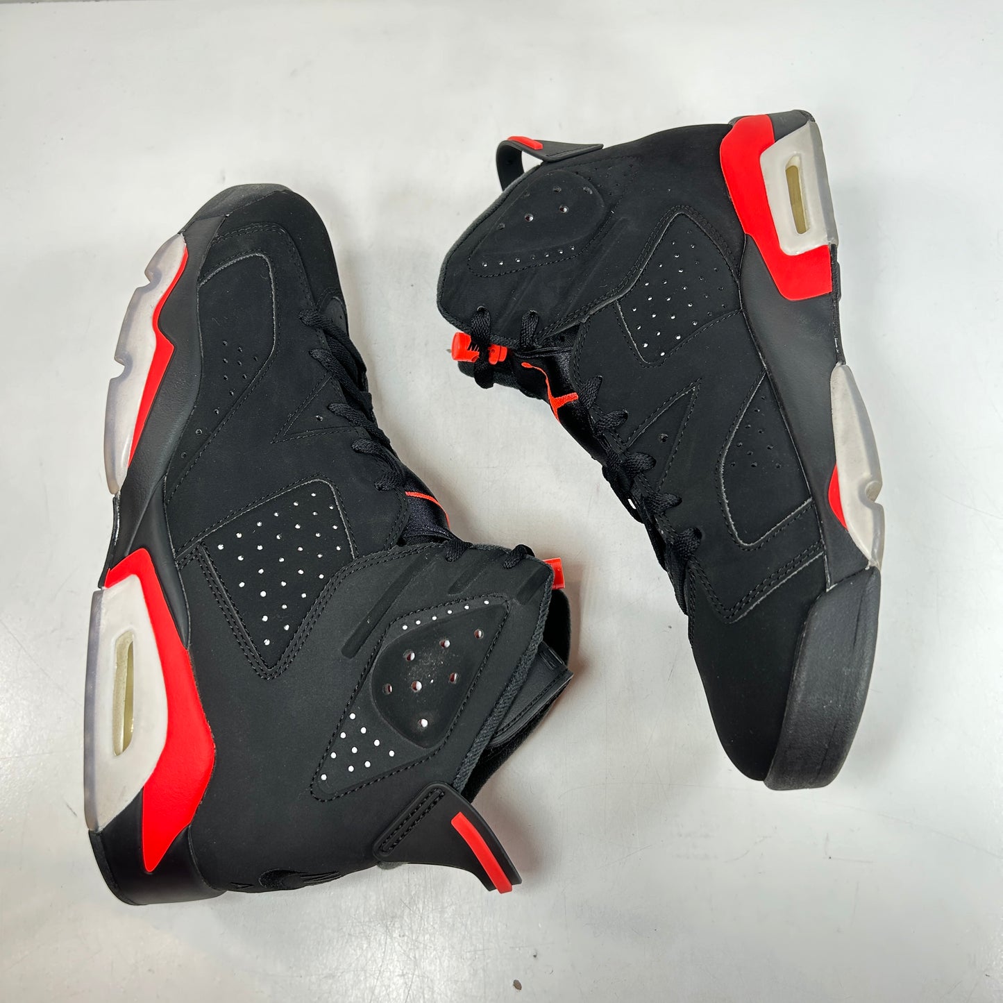 384664 060 Jordan 6 Infrared [USED] - 11.5 M (Used)