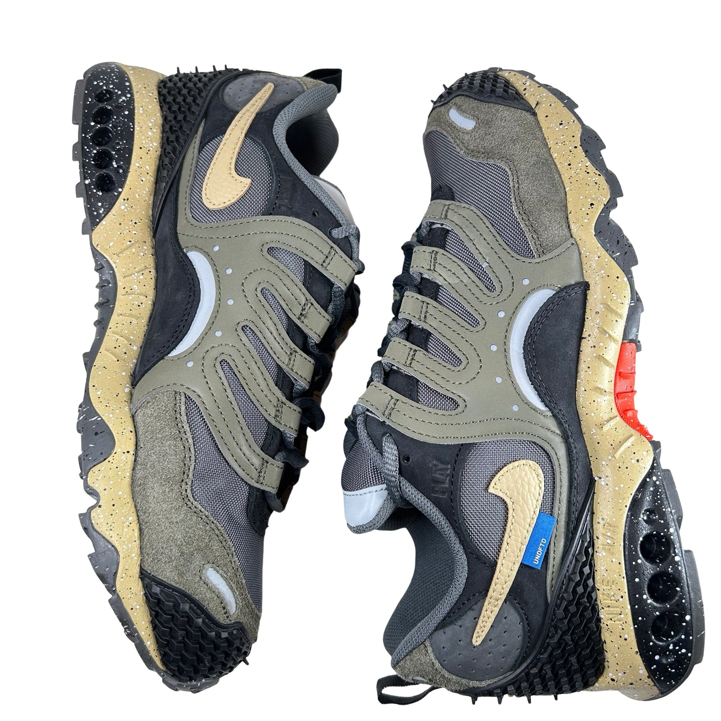 FN7546 300 Undefeated x Air Terra Humara 'Cargo Khaki' [USED] - 10 M (Used3)