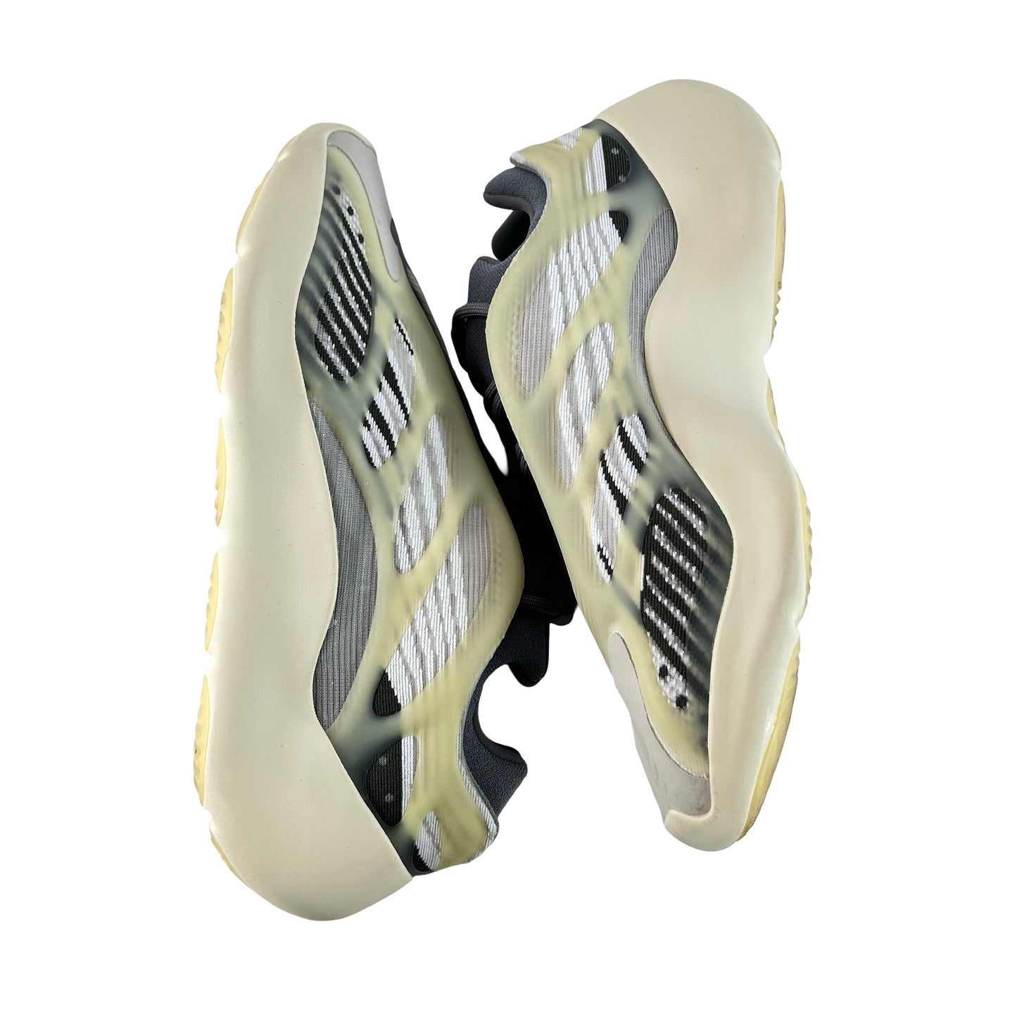 ID1674 adidas Yeezy 700 V3 Fade Salt [USED] - 10 M (Used)