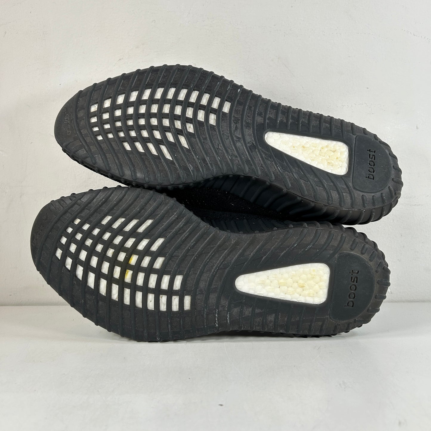 BY1604 adidas Yeezy Boost 350 V2 Core Black White [USED] - 11 M (Used2)