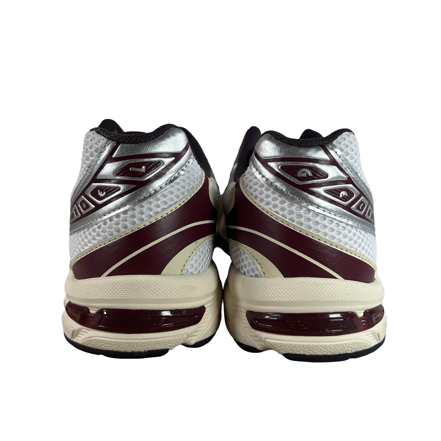 1203A685 100 ASICS Gel-1130 White Maroon Banner [USED] - 10.5 M (Used)