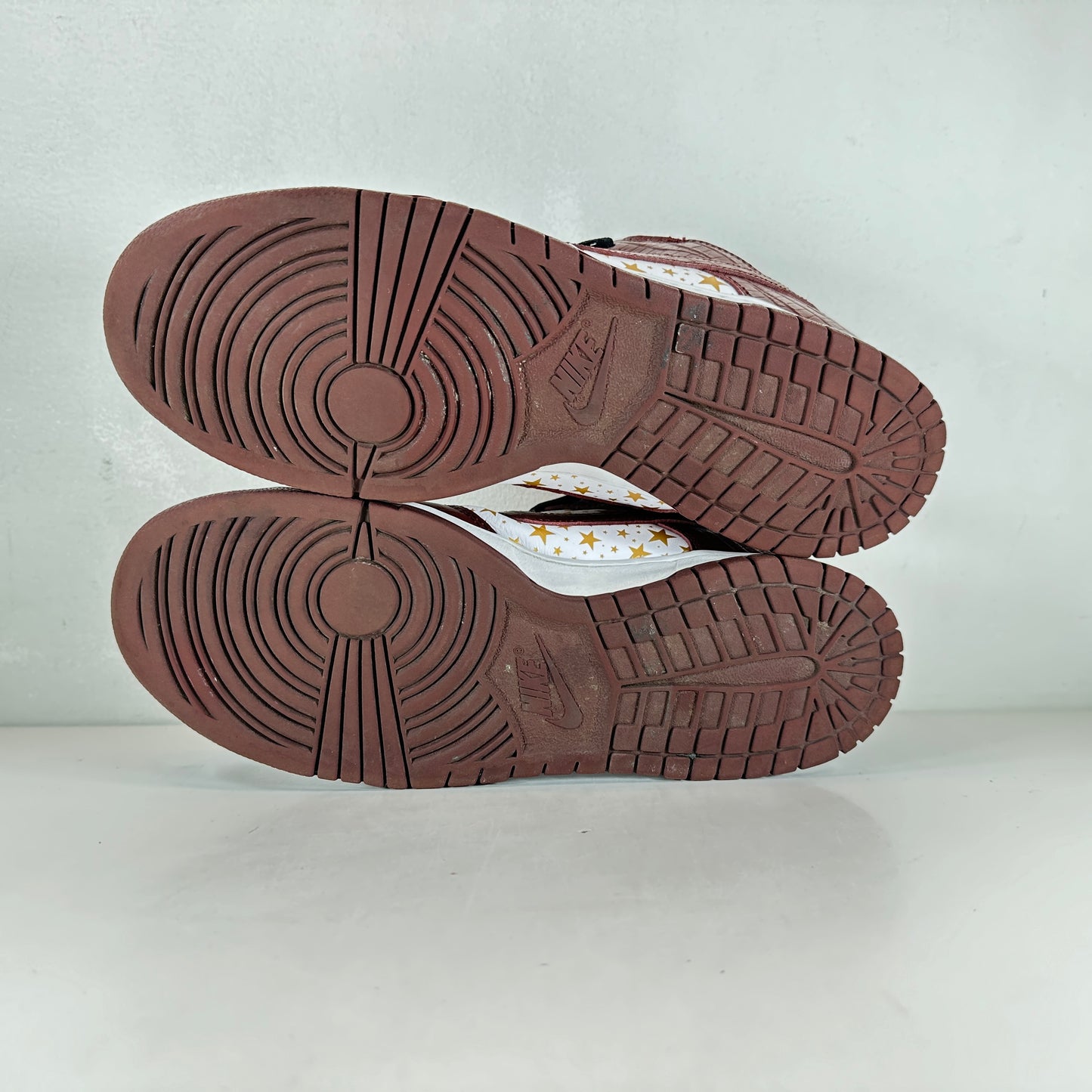 DH3228 103 Supreme Dunk SB Low Brown [USED] - 9 M (Used)