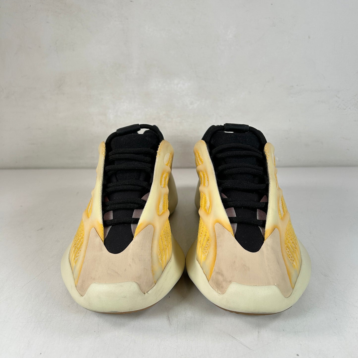 HP5425 adidas Yeezy 700 V3 Mono Safflower [USED] - 6 M (Used)