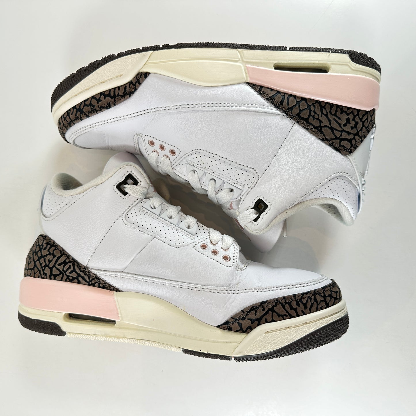 CK9246 102 Jordan 3 Retro Neapolitan Dark Mocha (Women's) - 7 W (Used2)