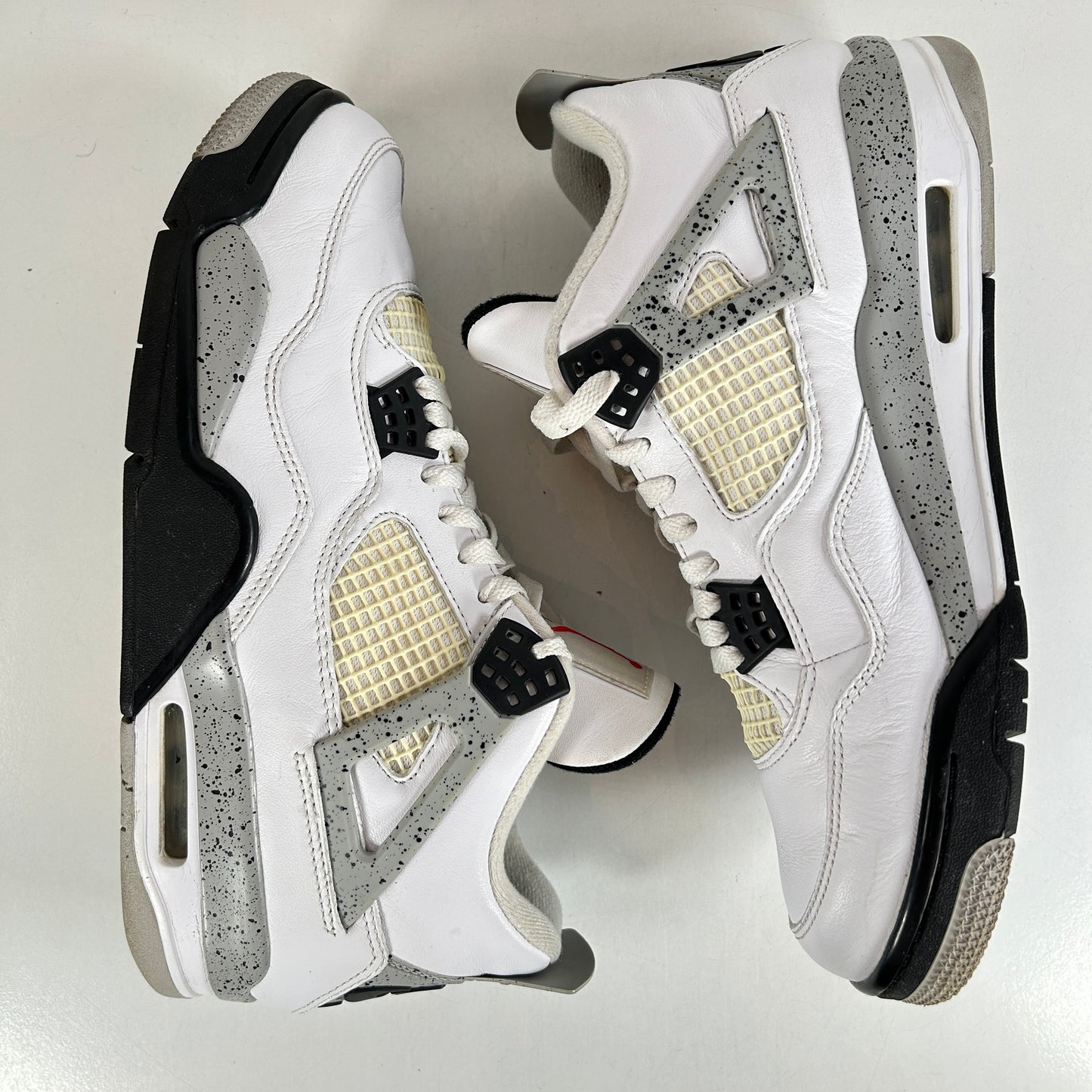 840606 192 Jordan 4 White Cement [USED] - 11 M (Used2)