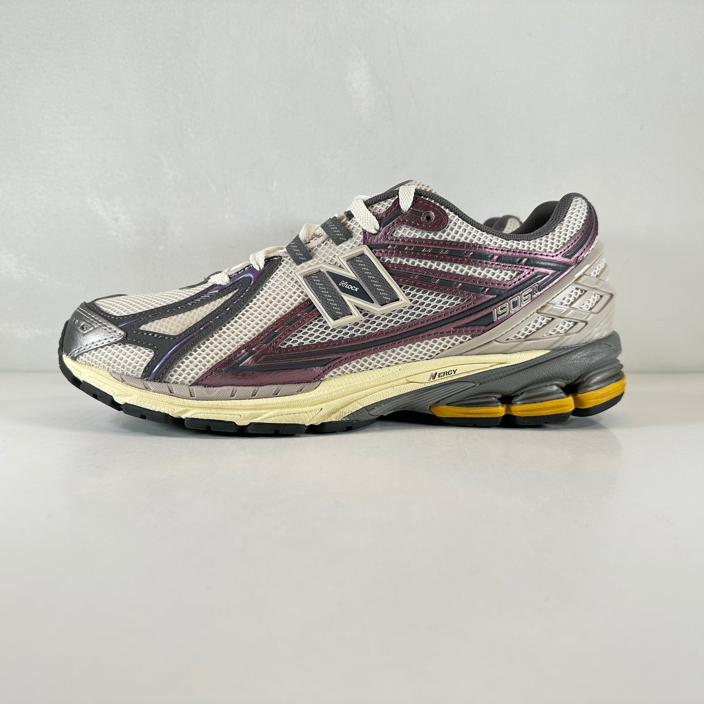 M1906RRA New Balance 1906R Licorice [USED] - 11 M (Used)