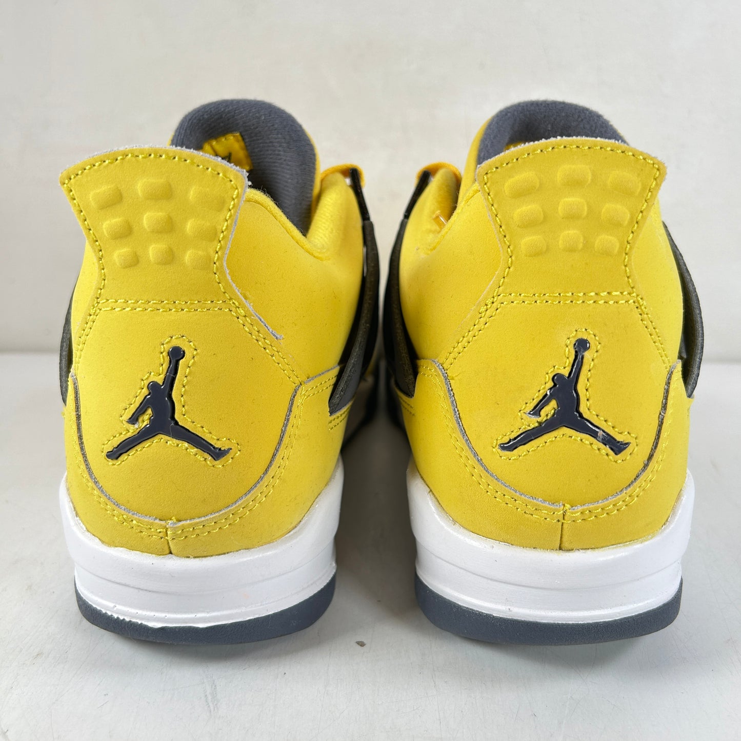 408452 700 Jordan 4 Retro Lightning (GS) [USED] - 5.5 Y (VNDS)