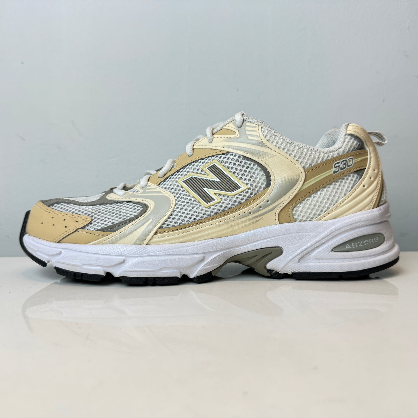 MR530AOS New Balance 530 Beige Silver [USED] - 9.5 M (Used) (No Box)