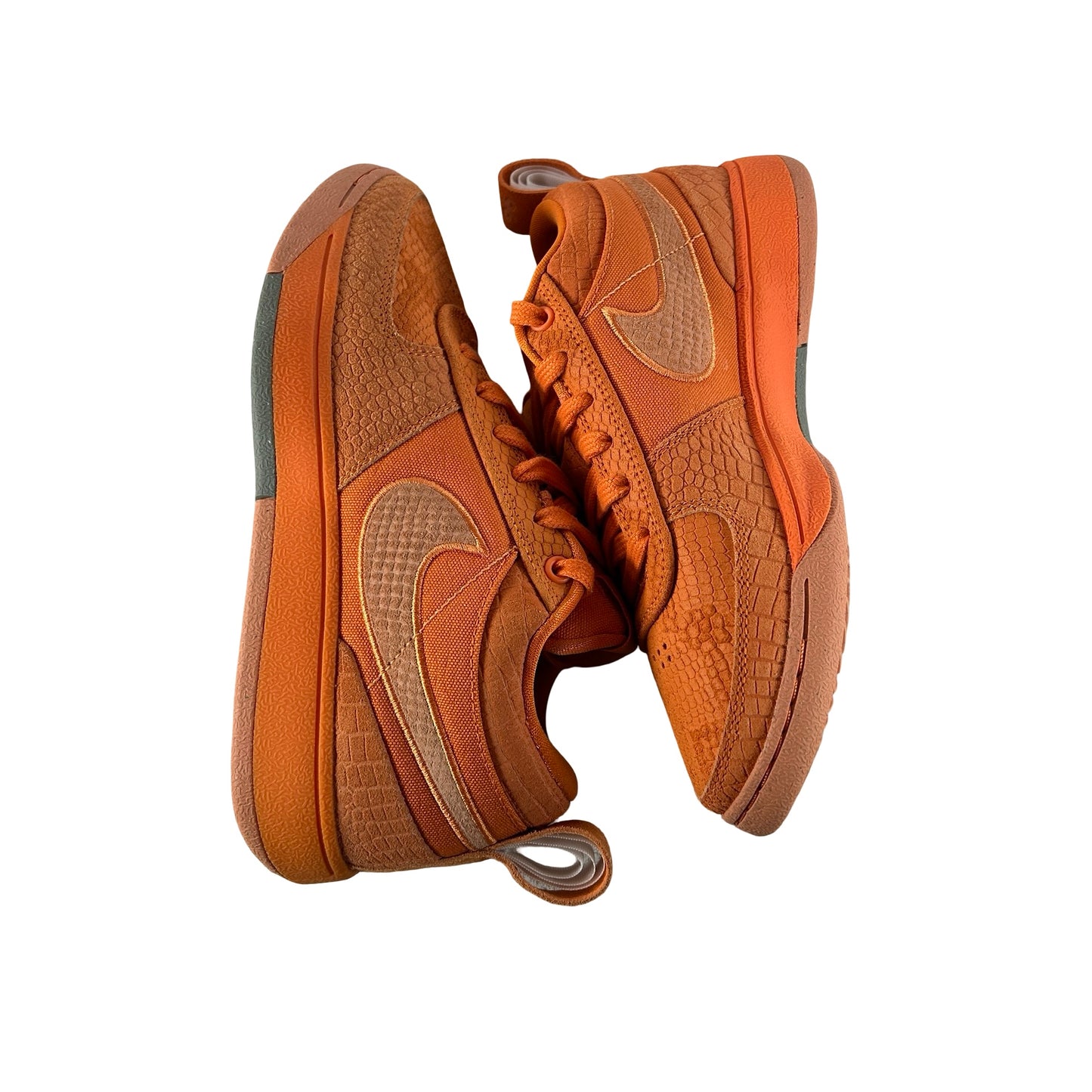 FJ4249 800 Nike Book 1 Chapter One (Numbered) [USED] - 5 M (Used)