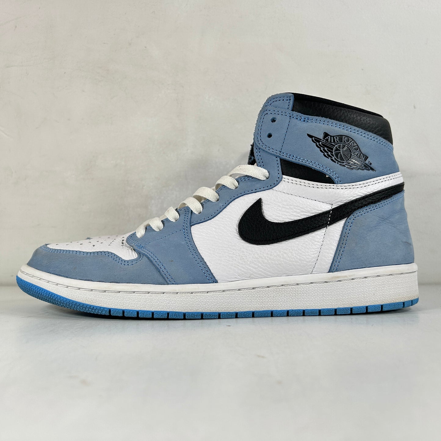 555088 134 Jordan 1 University Blue [USED] - 11 M (Used4)