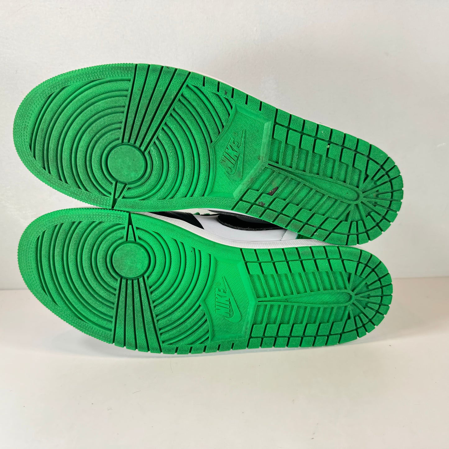 DZ5485 031 Jordan 1 Retro High OG Lucky Green [USED] - 13 M (Used) (No Box)