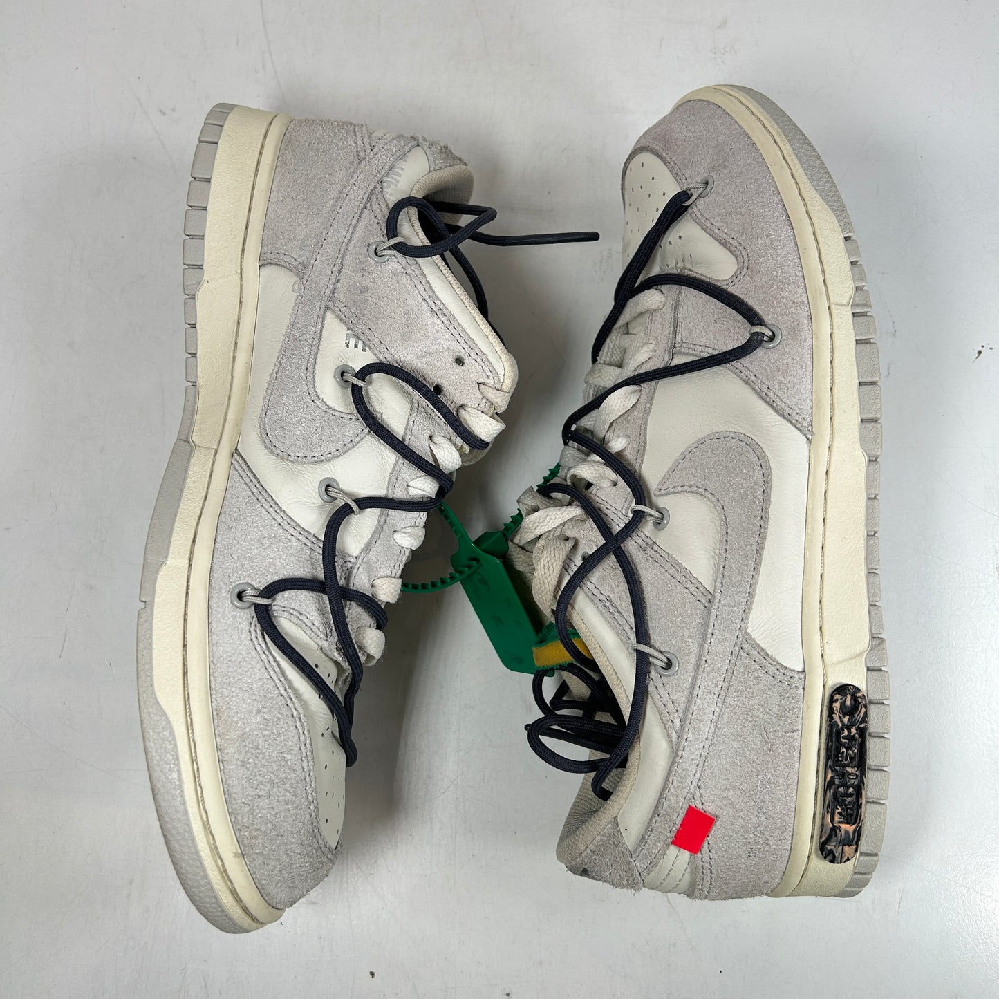 DJ0950 115 Nike Dunk Low Off-White Lot 20 [USED] - 11 M (Used)