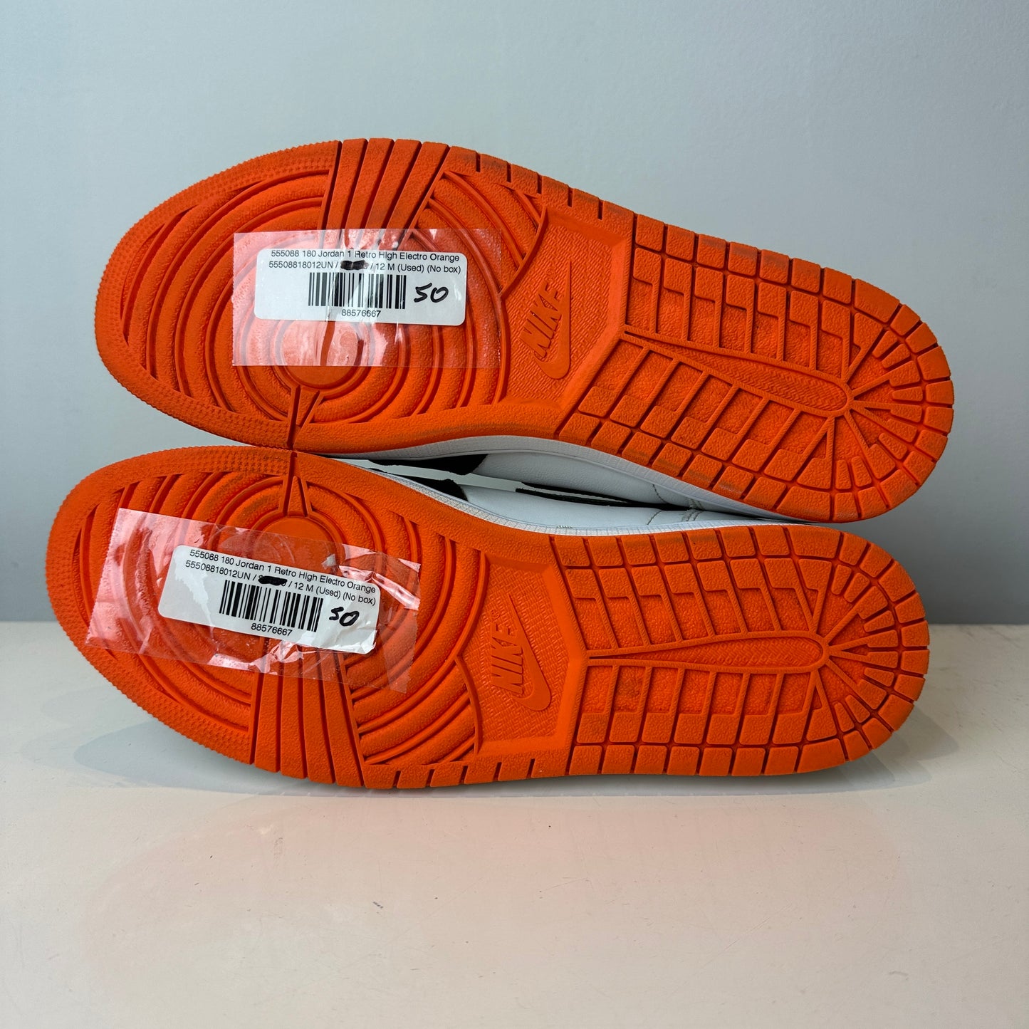 555088 180 Jordan 1 Retro High Electro Orange [USED] - 12 M (Used) (No box)