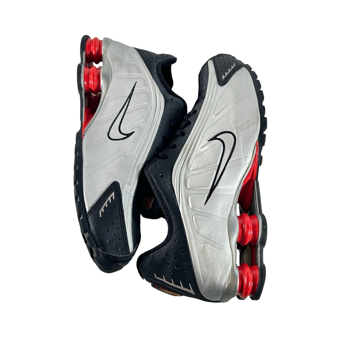BV1111 008 Nike Shox R4 Black Metallic Silver (2018/2024) [USED] - 9 M (Used) (No Box)