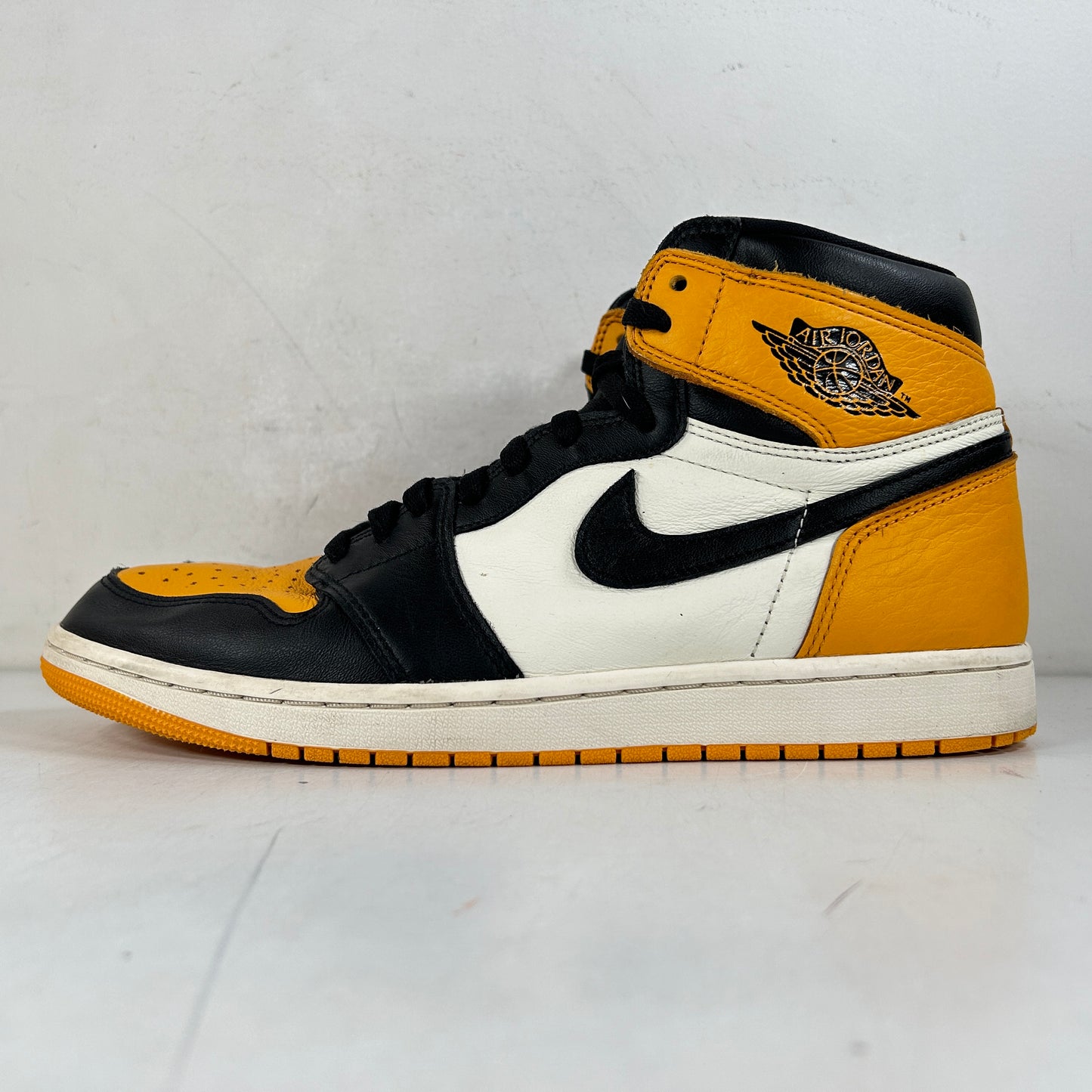 555088 711 Jordan 1 Retro High OG Yellow Toe [USED] - 11.5 M (Used3)