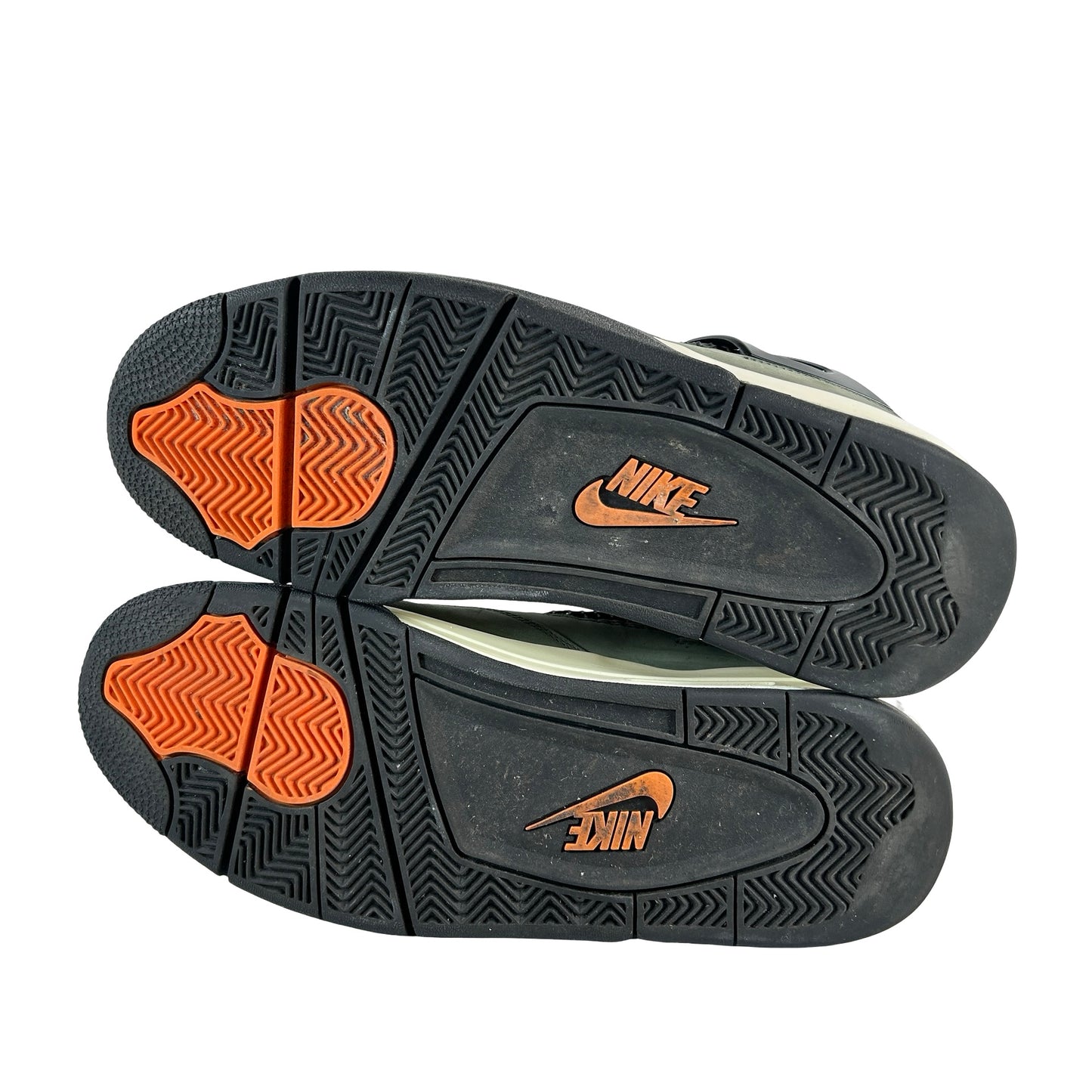 IB1519 200 Jordan 4 Retro OG SP Undefeated (2025) [USED] - 11 M (Used5)