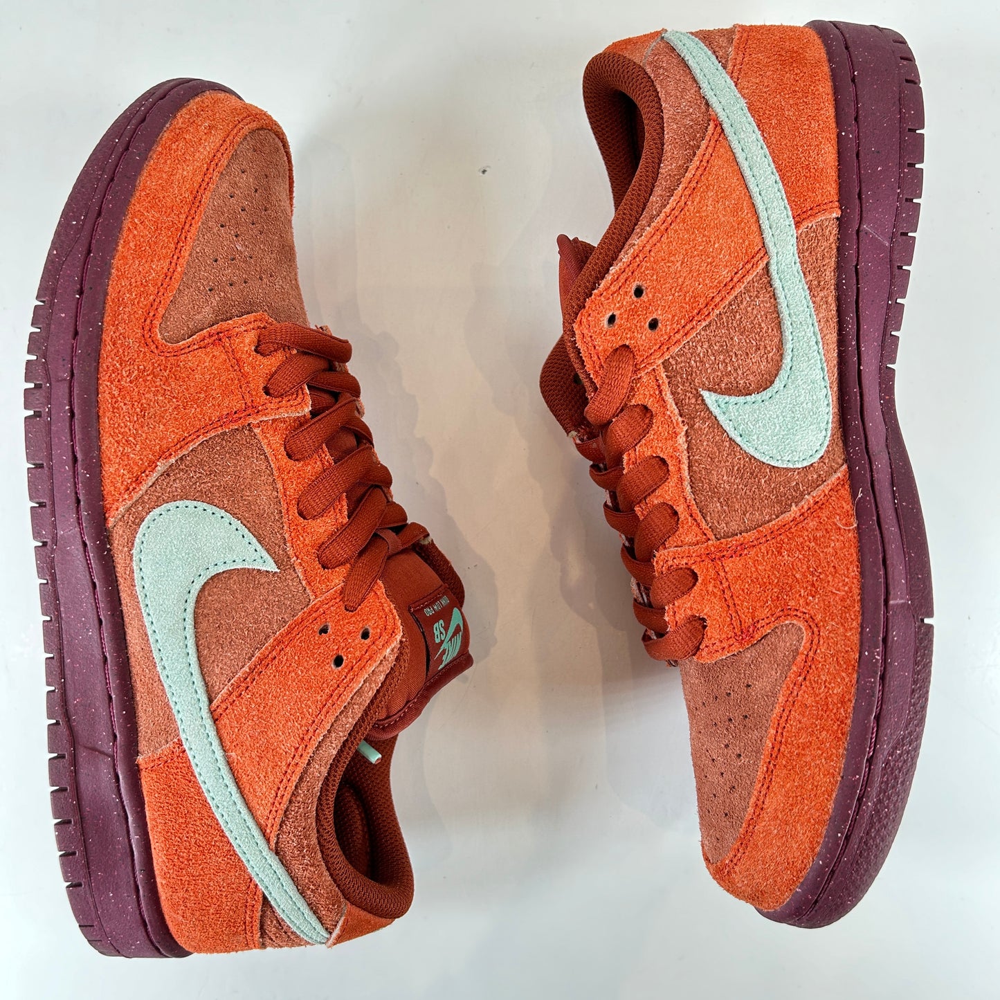 DV5429 601 Nike SB Dunk Low Mystic Red Rosewood [USED] - 8.5 M (Used)