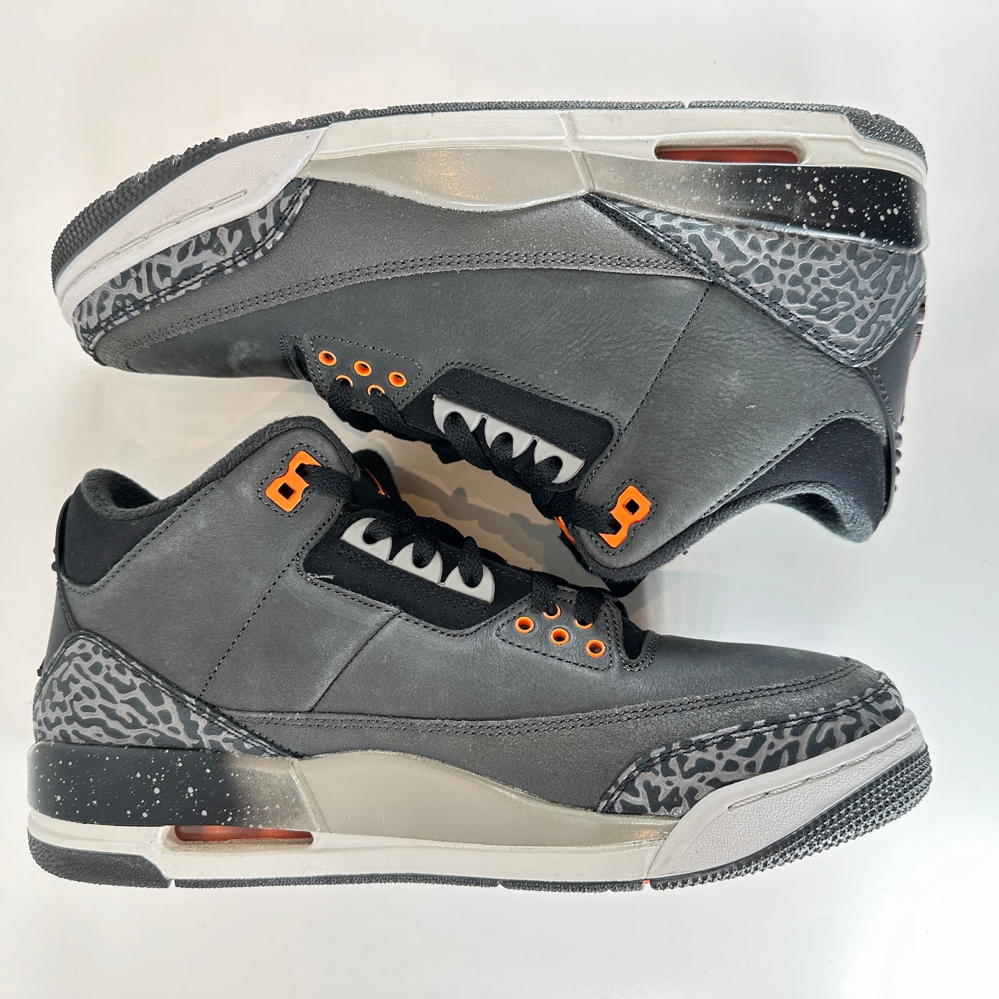 CT8532 080 Jordan 3 Retro Fear Pack (2023) [USED] - 9.5 M (Used2)