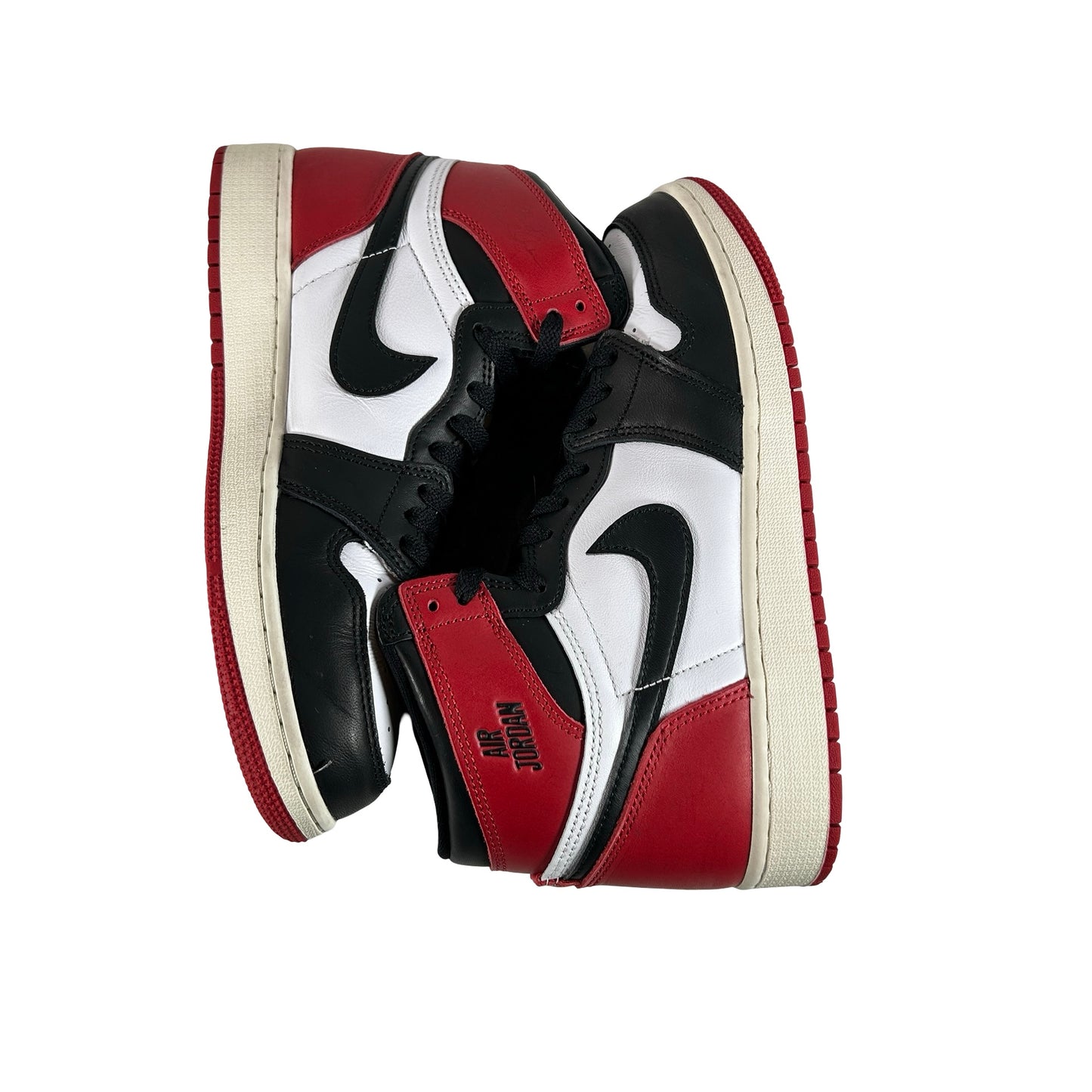 FD1437 106 Jordan 1 Retro High OG Black Toe Reimagined (GS) - 7 Y (Used)