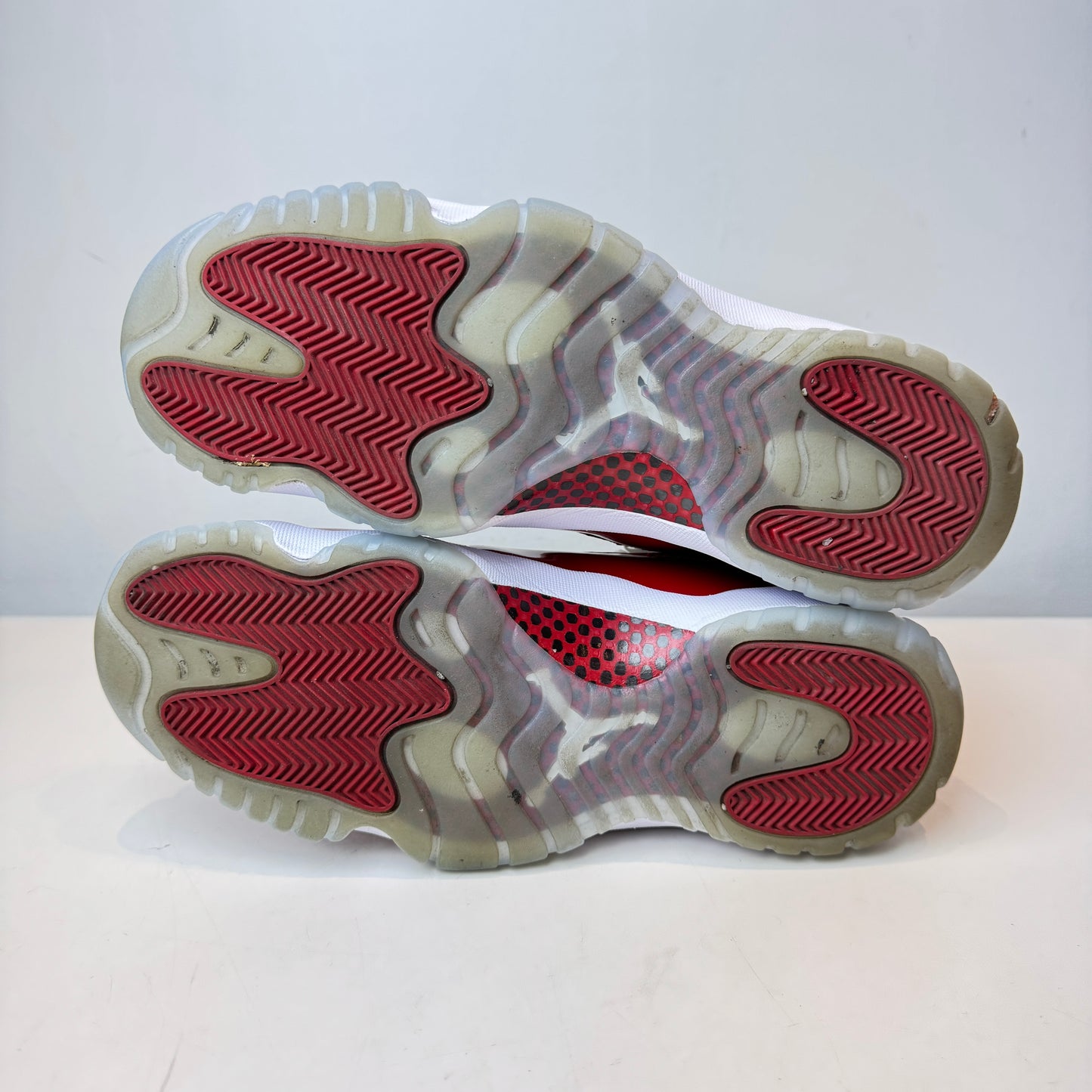 CT8012 116 Jordan 11 Retro Cereza (2022)
