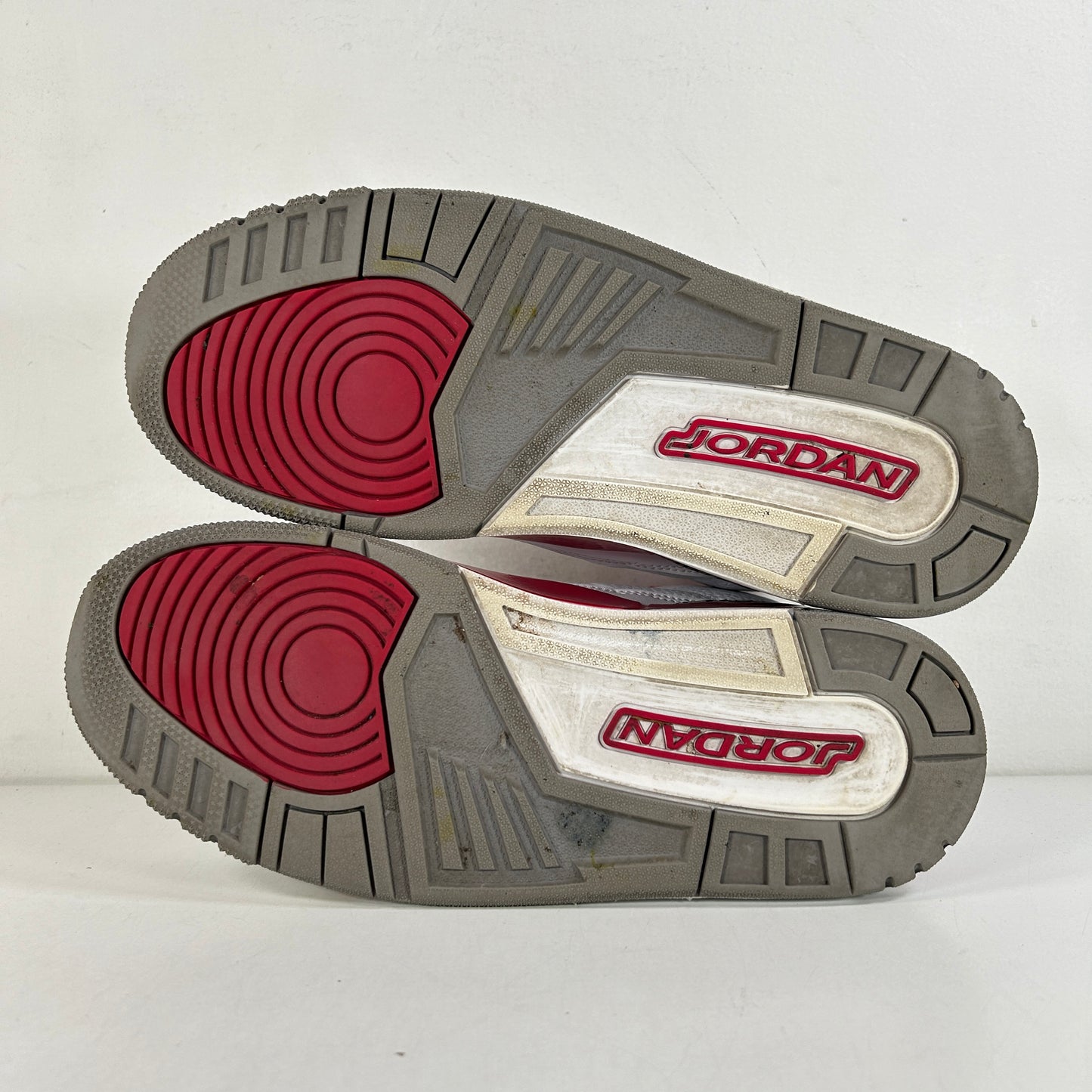 CT8532 126 Jordan 3 Retro Cardinal Red [USED] - 9.5 M (Used)