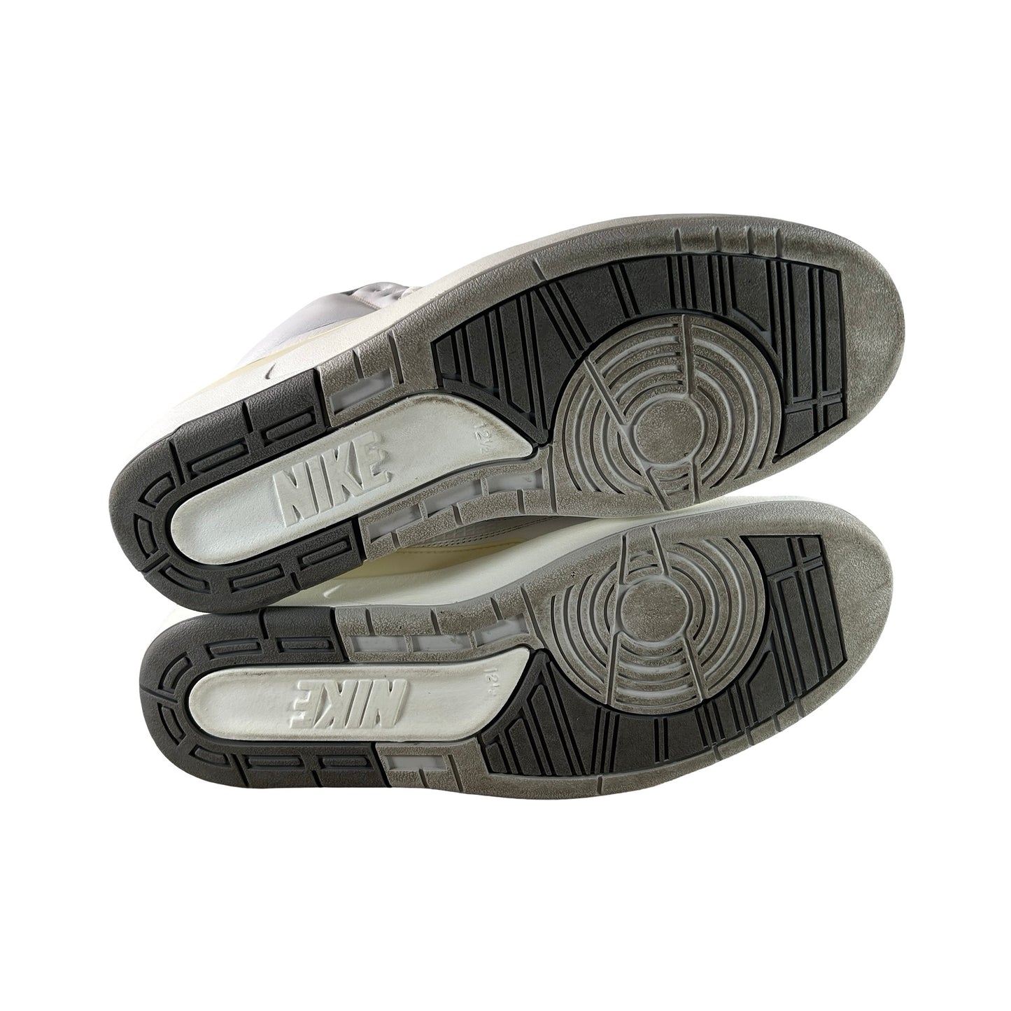 DR8884 100 Jordan 2 Retro Cement Grey [USED] - 12.5 M (Used)
