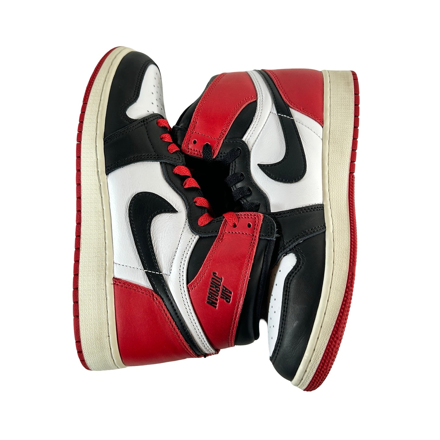 FD1437 106 Jordan 1 Retro High OG Black Toe Reimagined (GS) - 7 Y (Used2)