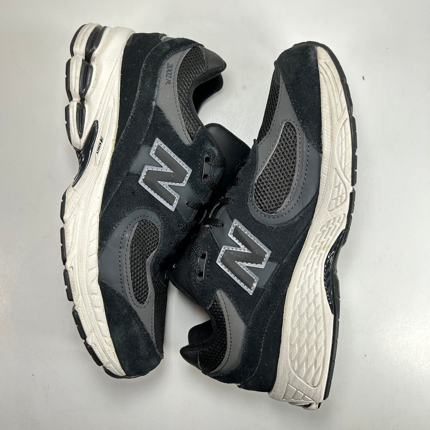 GC2002BK New Balance 2002R Black (GS) [USED] - 7 M (Used) (No Box)