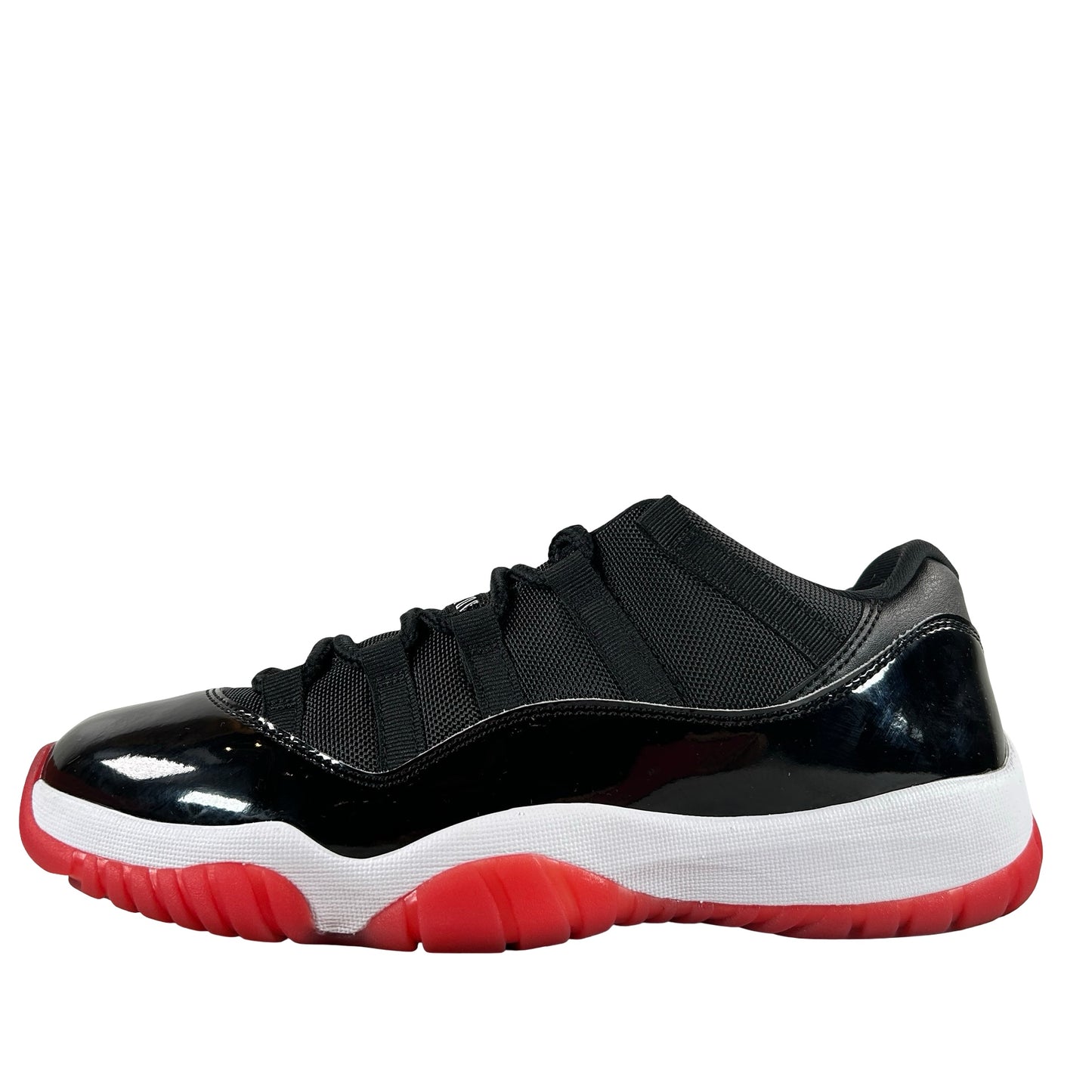 FV5104 006 Jordan 11 Retro Low Bred (2025) - 9.5 M (VNDS)