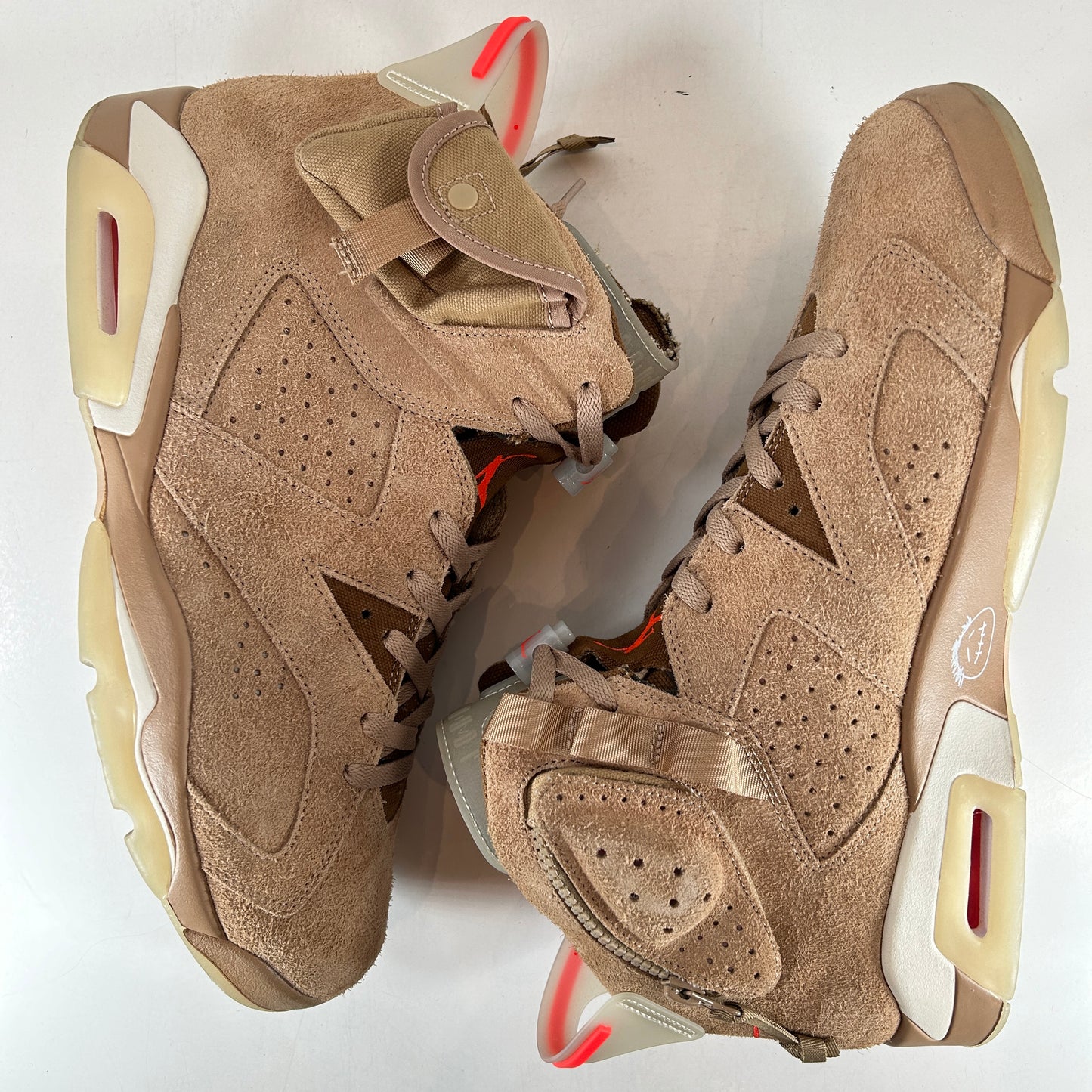 DH0690 200 Jordan 6 Retro Travis Scott Caqui británico