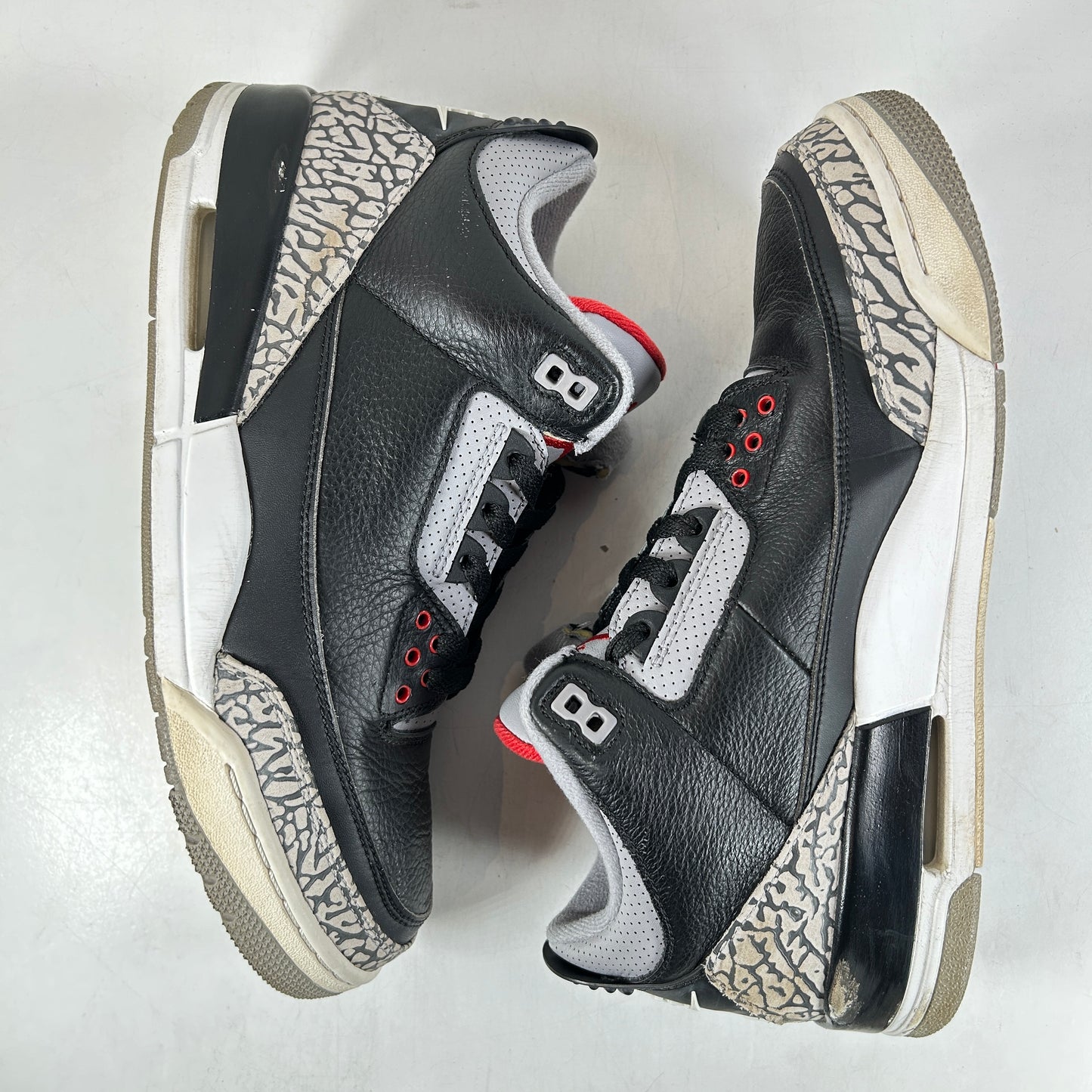 854262 001 Jordan 3 Negro Cemento 2018