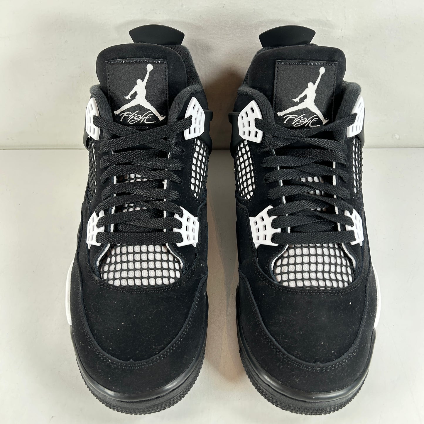 FQ8138 001  Jordan 4 Retro White Thunder [USED] - 10 M (Used2)