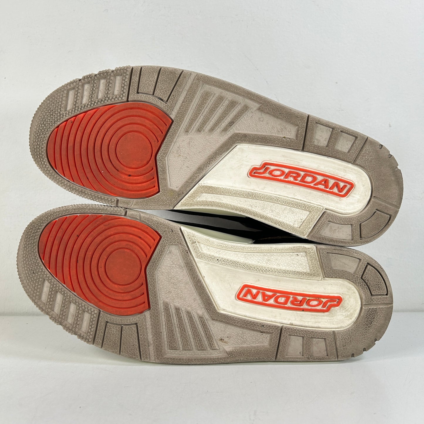 CT8532 008 Jordan 3 Retro Elefante del Desierto