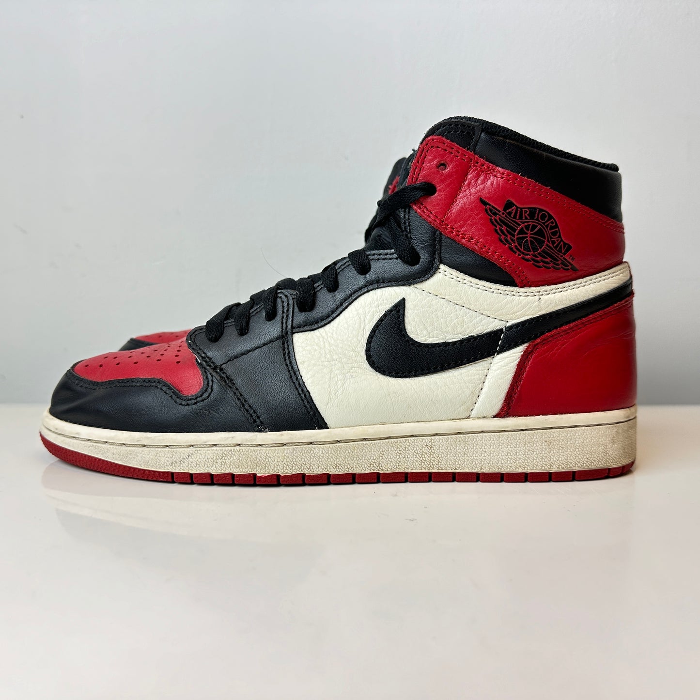 555088 610 Jordan 1 Bred Toe [USED] - 9.5 M (Used) (No Box)