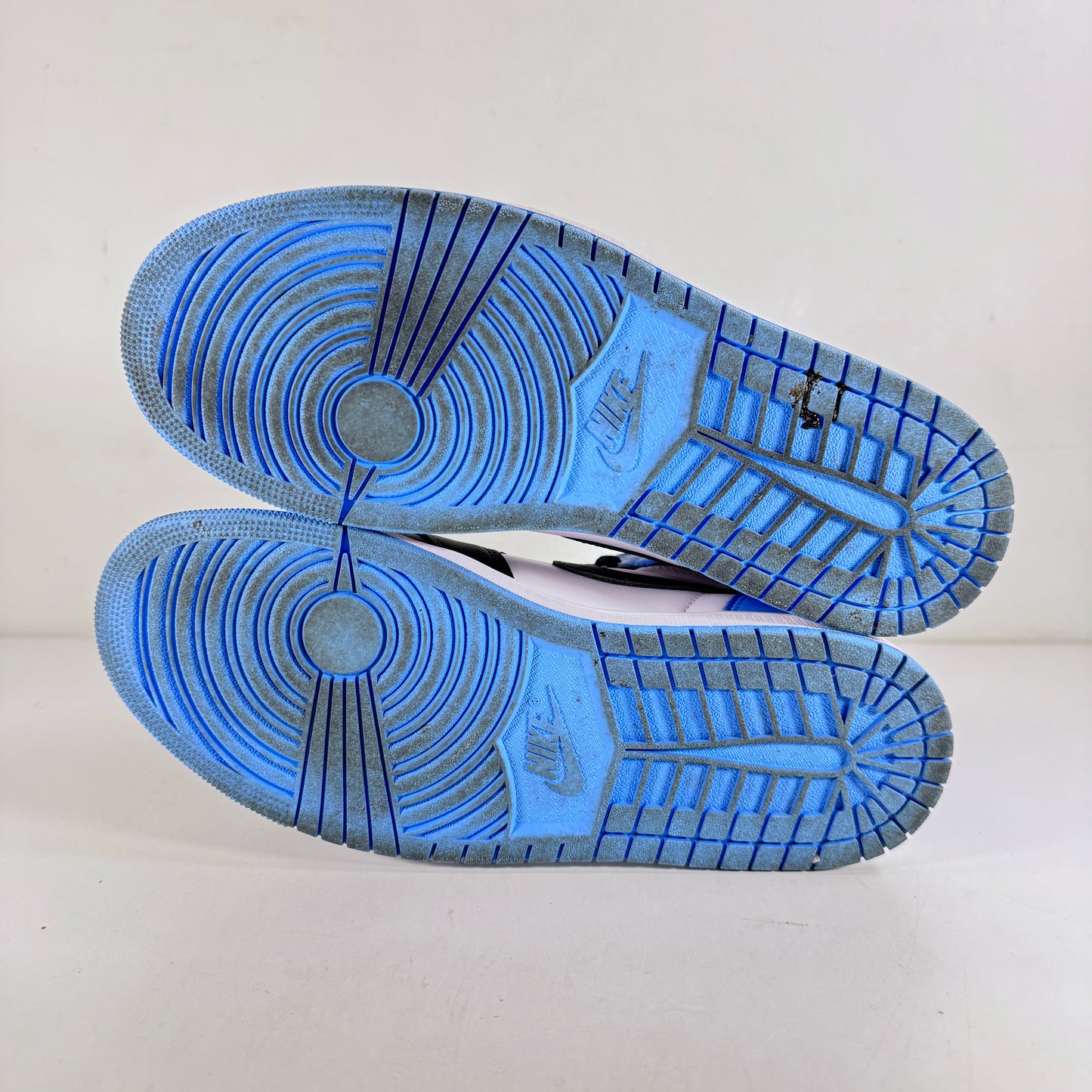 DZ5485 400 Jordan 1 Retro High OG UNC Toe [USED] - 10.5 M (Used3)