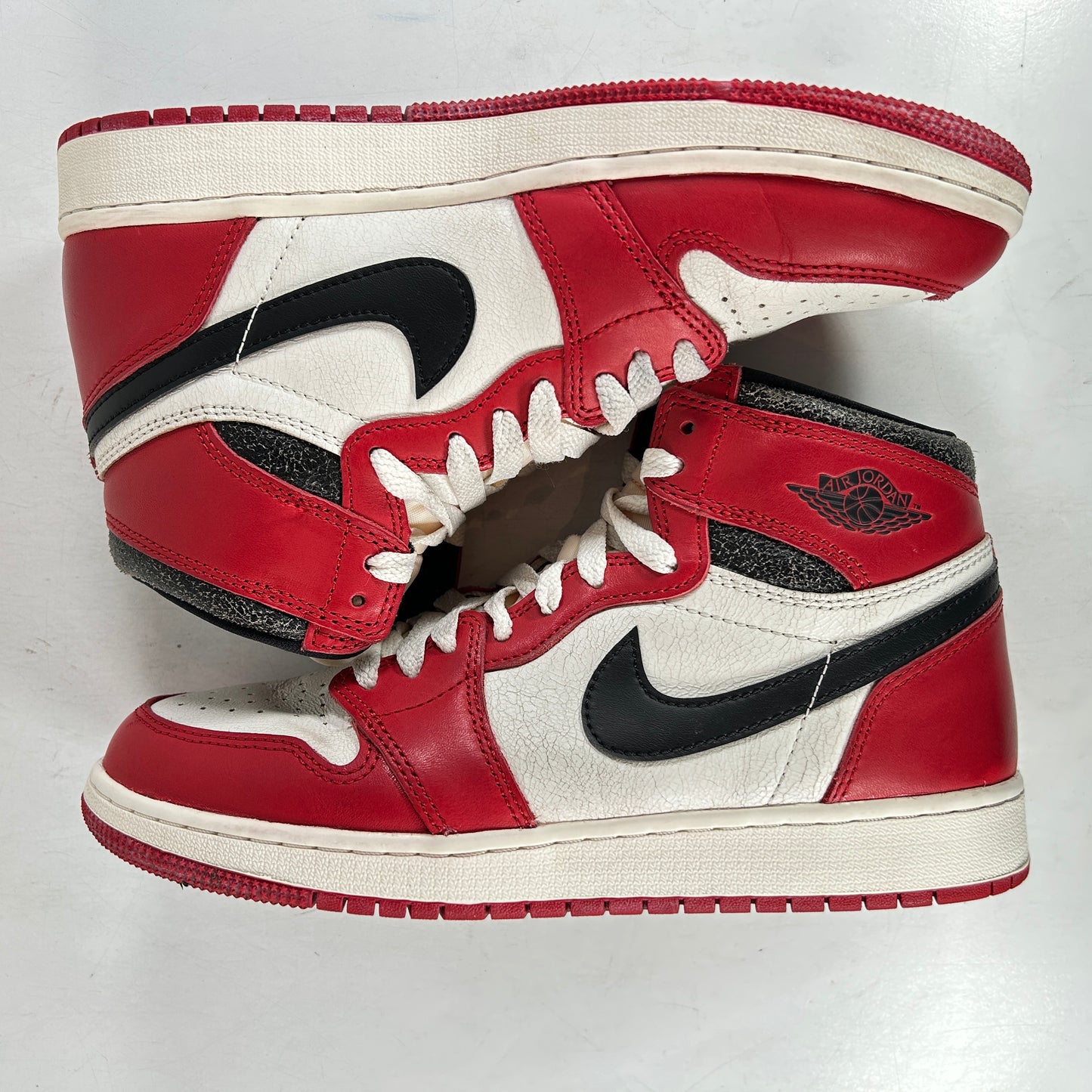 FD1437 612 Jordan 1 Retro High OG Chicago Lost and Found (GS) [USED] - 7 Y (Used4)