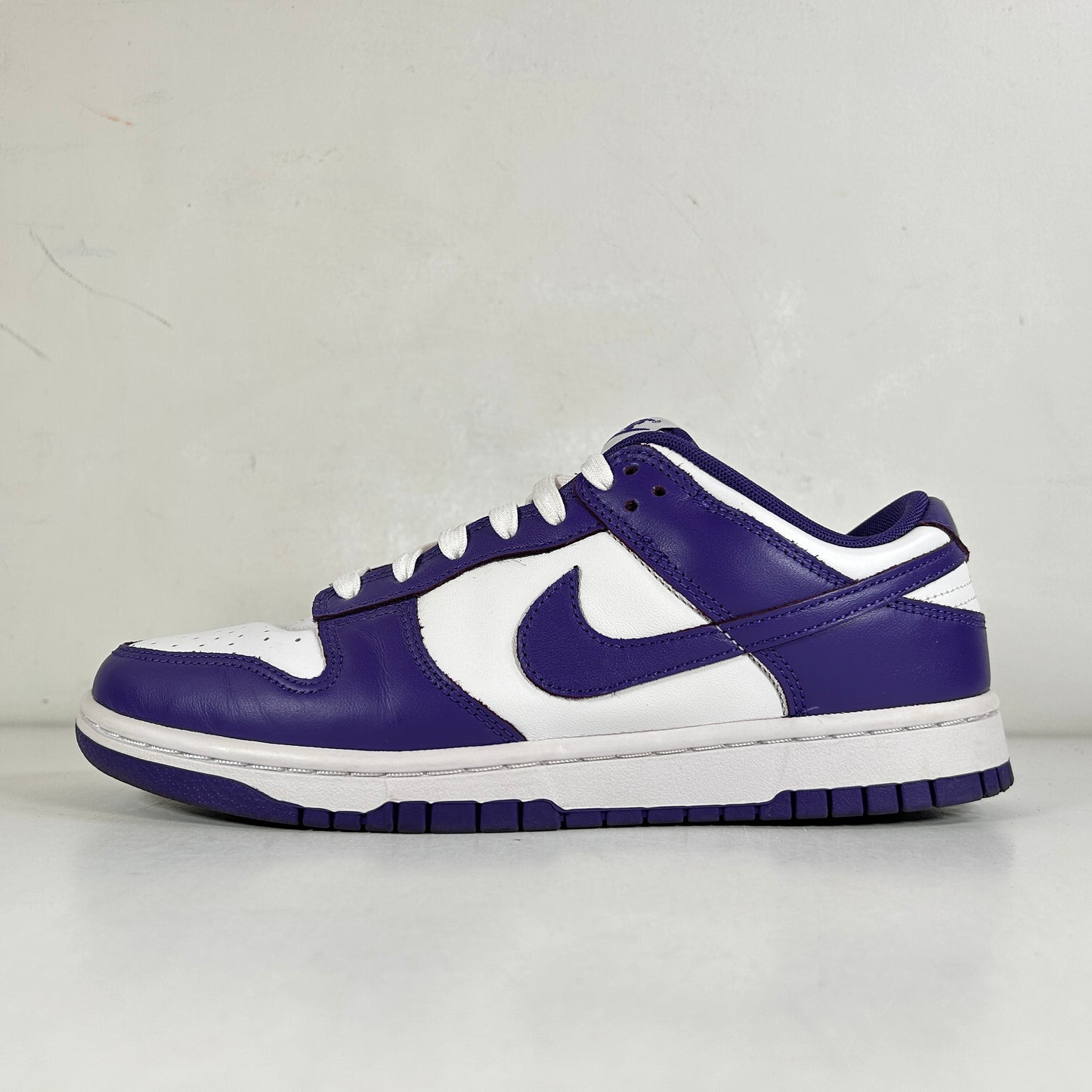 DD1391 104 Nike Dunk Low Championship Court Purple [USED] - 8 M (Used)