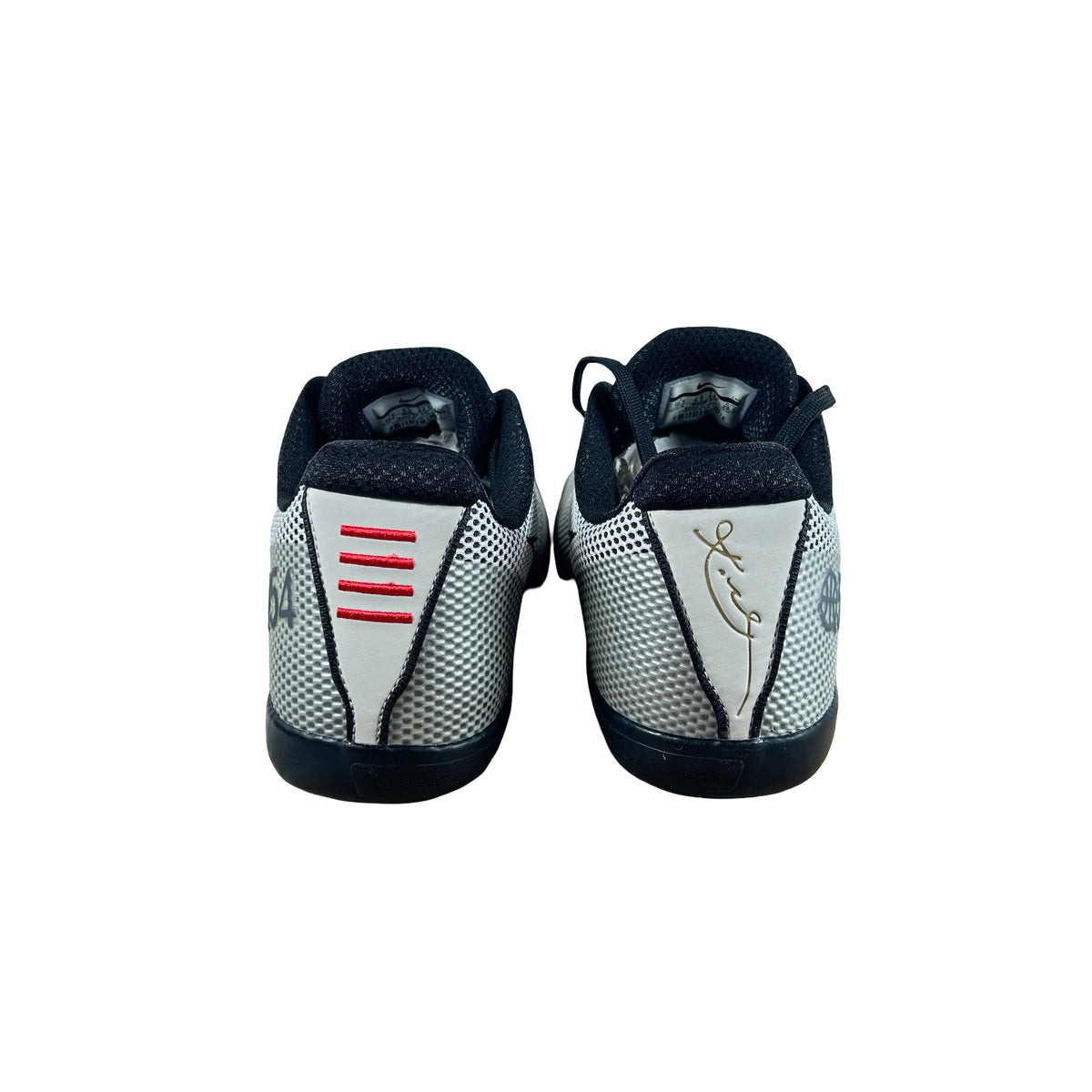 869600 010 Nike Kobe 11 Quai 54 - 10.5 M (Yellowing)