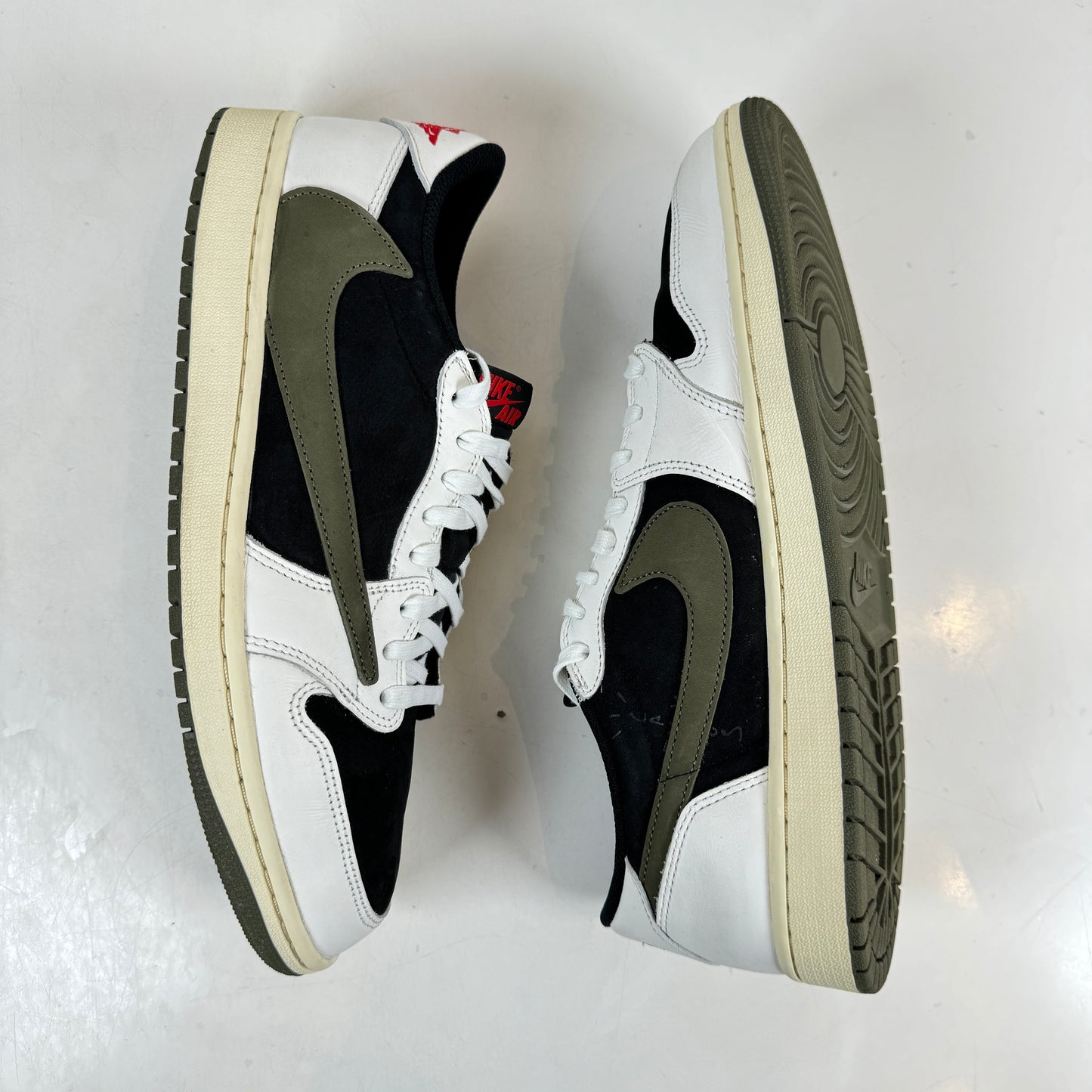 DZ4137 106 Jordan 1 Retro Low OG SP Travis Scott Olive (W) [USED] - 12.5 W (Used)