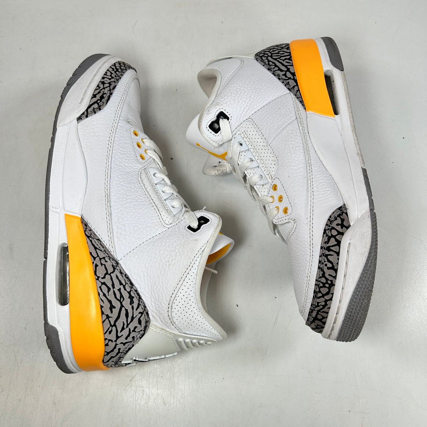 CK9246 108 Jordan 3 Retro Laser Orange (Women's) [USED] - 10.5 W (Used)