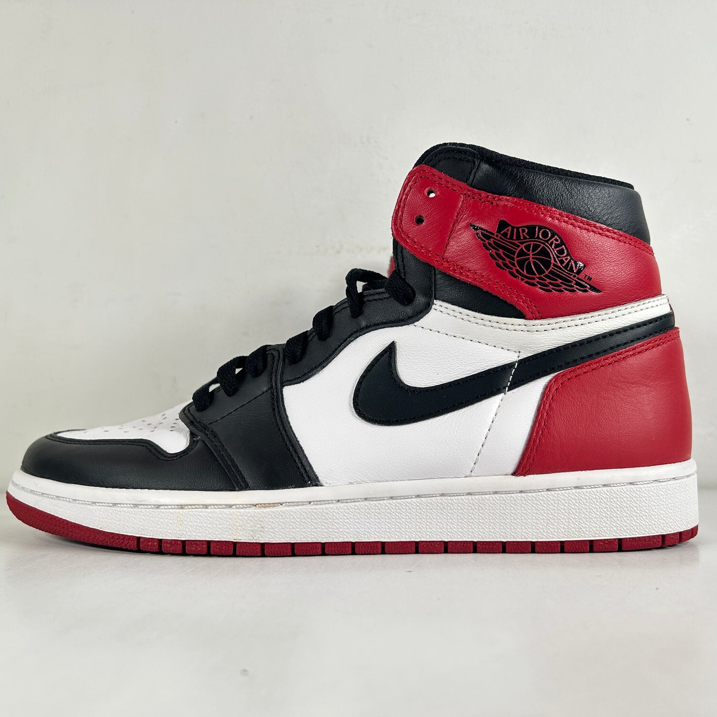 555088 125 Jordan 1 Retro Black Toe (2016) (2016) [USED] - 9 M (Used) (Replace Box)