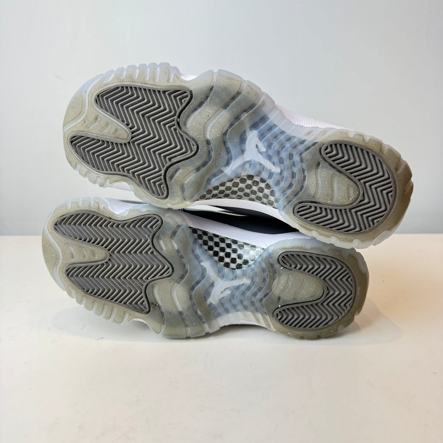CT8012 005 Jordan 11 Retro Cool Grey (2021) [USED] - 5.5 M (Used)