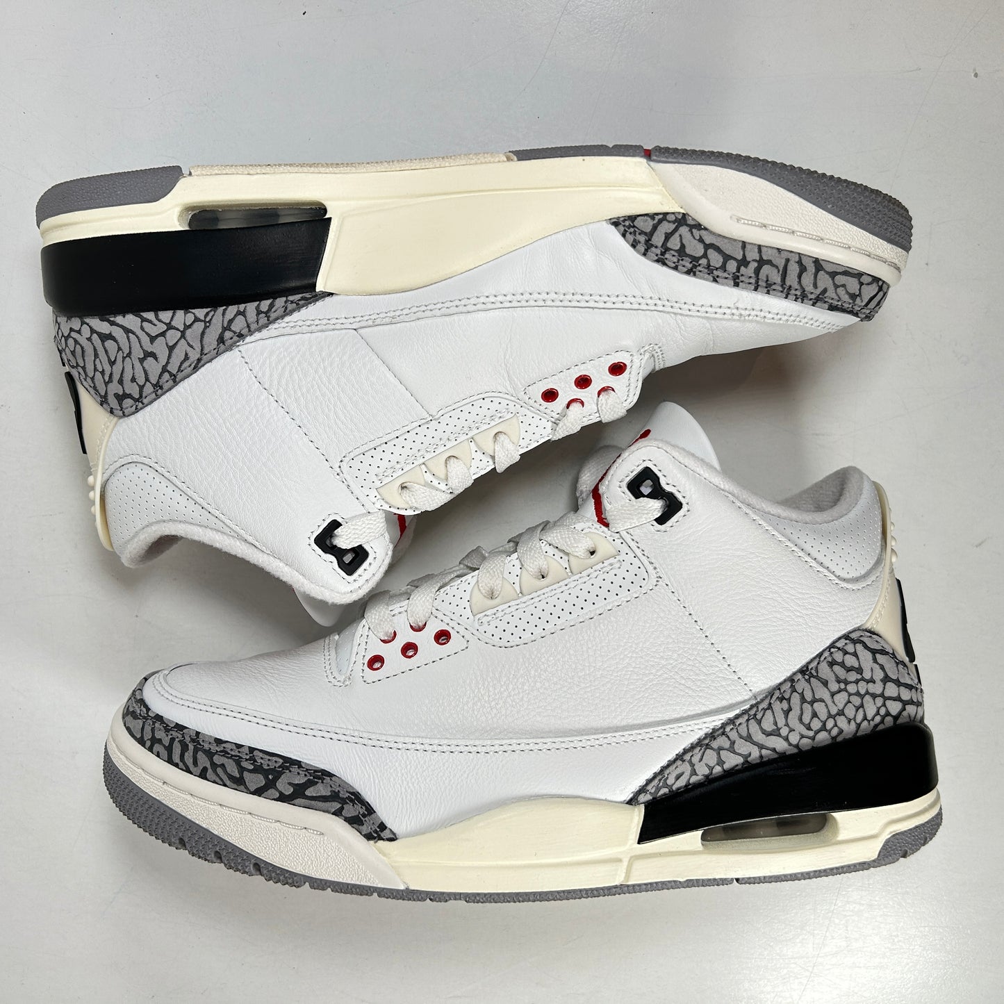 DN3707 100 Jordan 3 Retro White Cement Reimagined [USED] - 9 M (VNDS2)