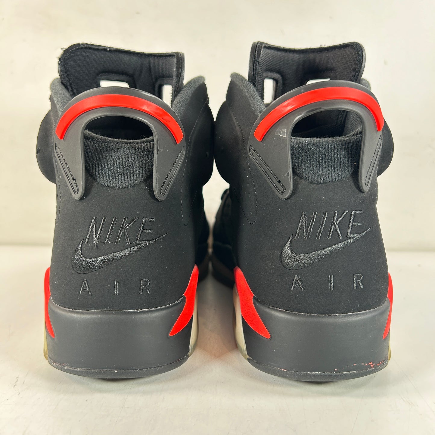 384664 060 Jordan 6 Retro Black Infrared (2019) [USED] - 10 M (Used2)