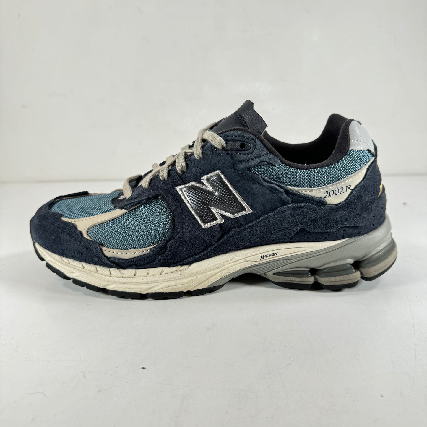 M2002RDF New Balance 2002R Paquete de protección Azul marino oscuro