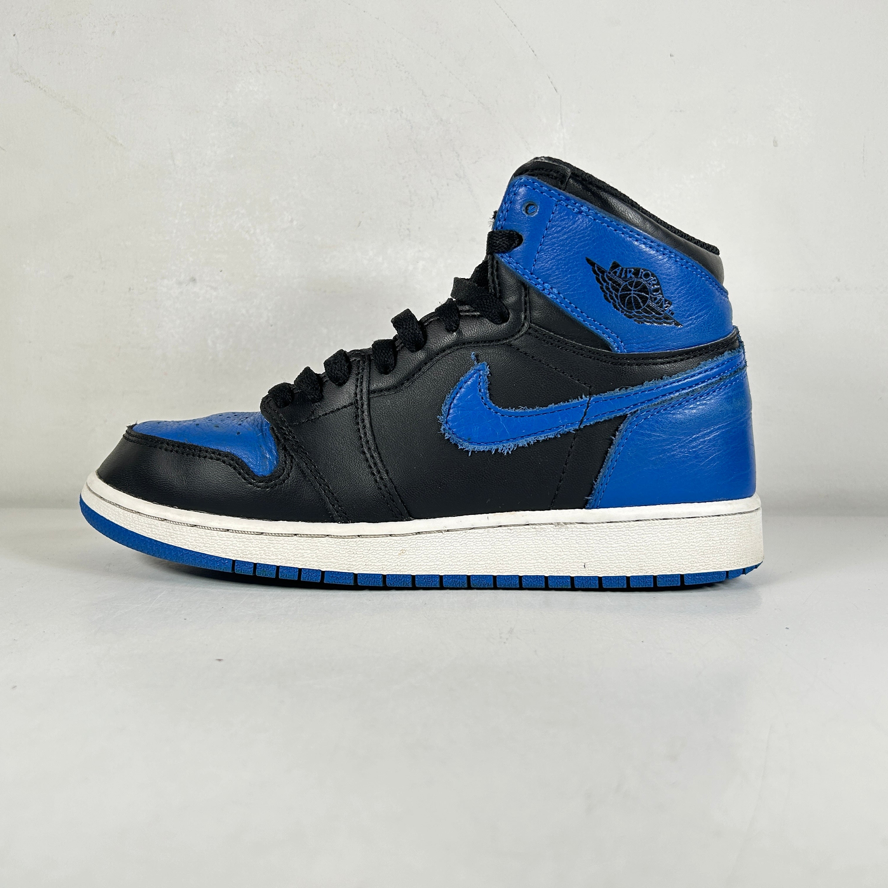 Used Jordan popular 1s