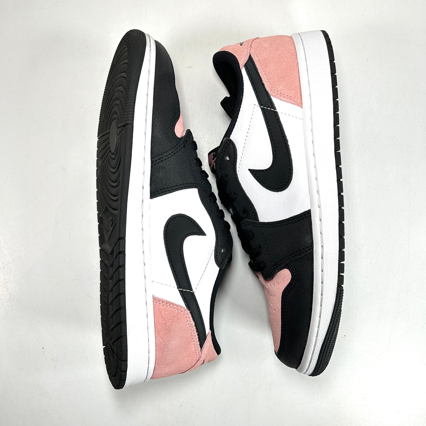 CZ0790 061 Jordan 1 Low OG Bleached Coral [USED] - 10 M (Used)