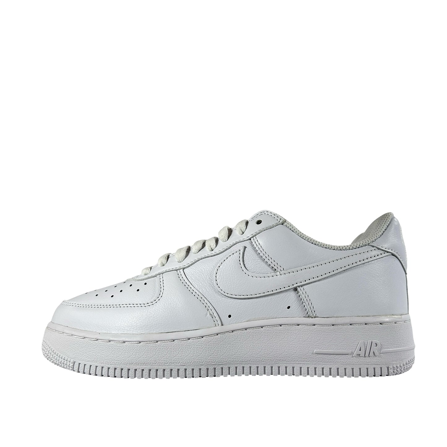 DJ3911 100 Nike Air Force 1 '07 Low Color of the Month Triple White [CONDITIONAL] - 8 M (Scratch Inner Right Panel)