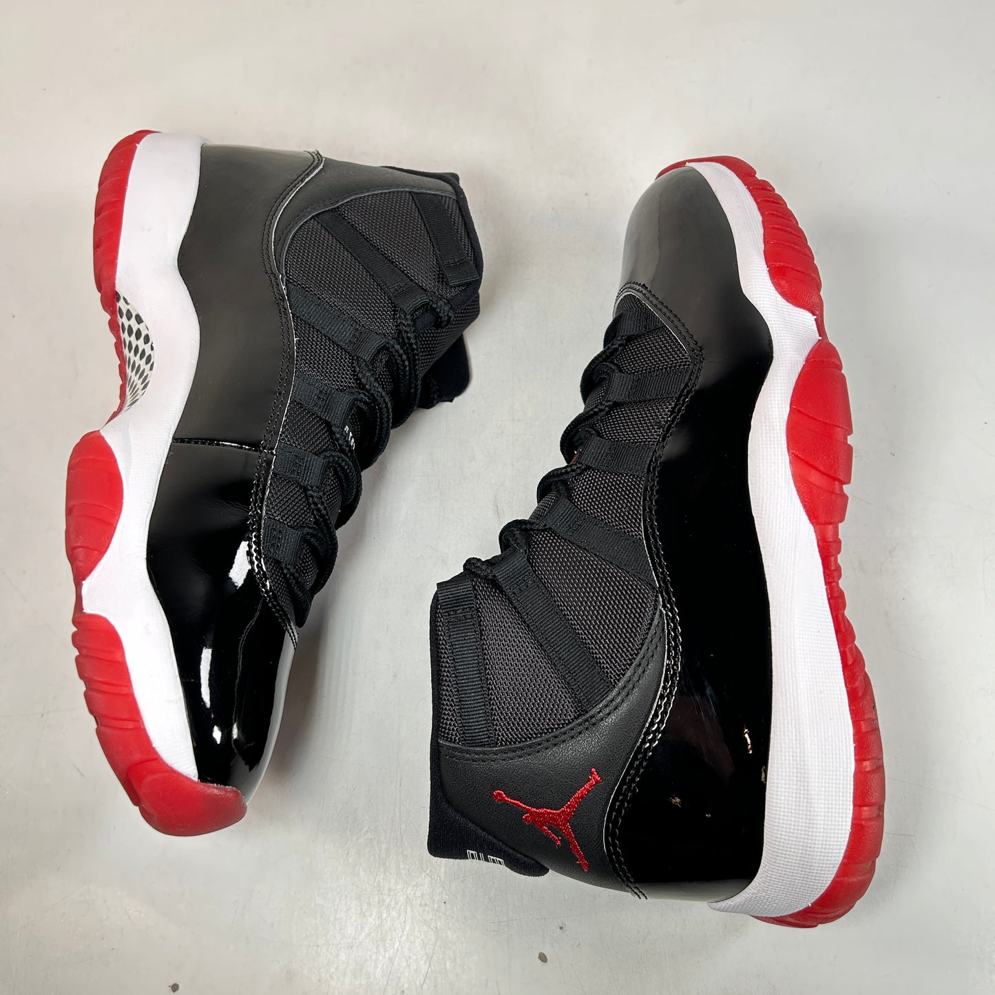 378037 061 Jordan 11 Retro Playoffs Bred (2019) [USED] - 10 M (Used) (Replace Box)