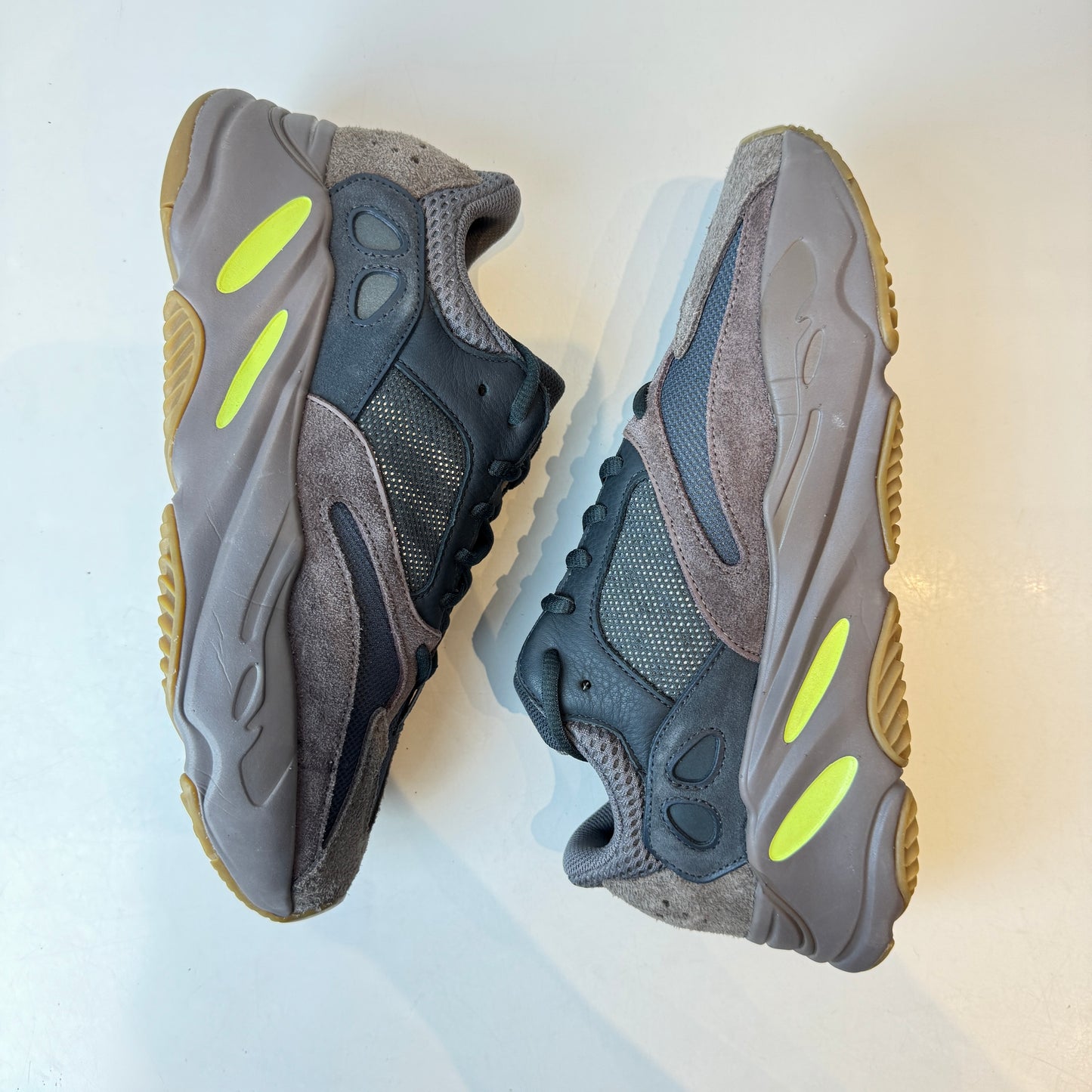 EE9614 Yeezy Boost 700 Mauve [USED] - 8.5 M (Used)